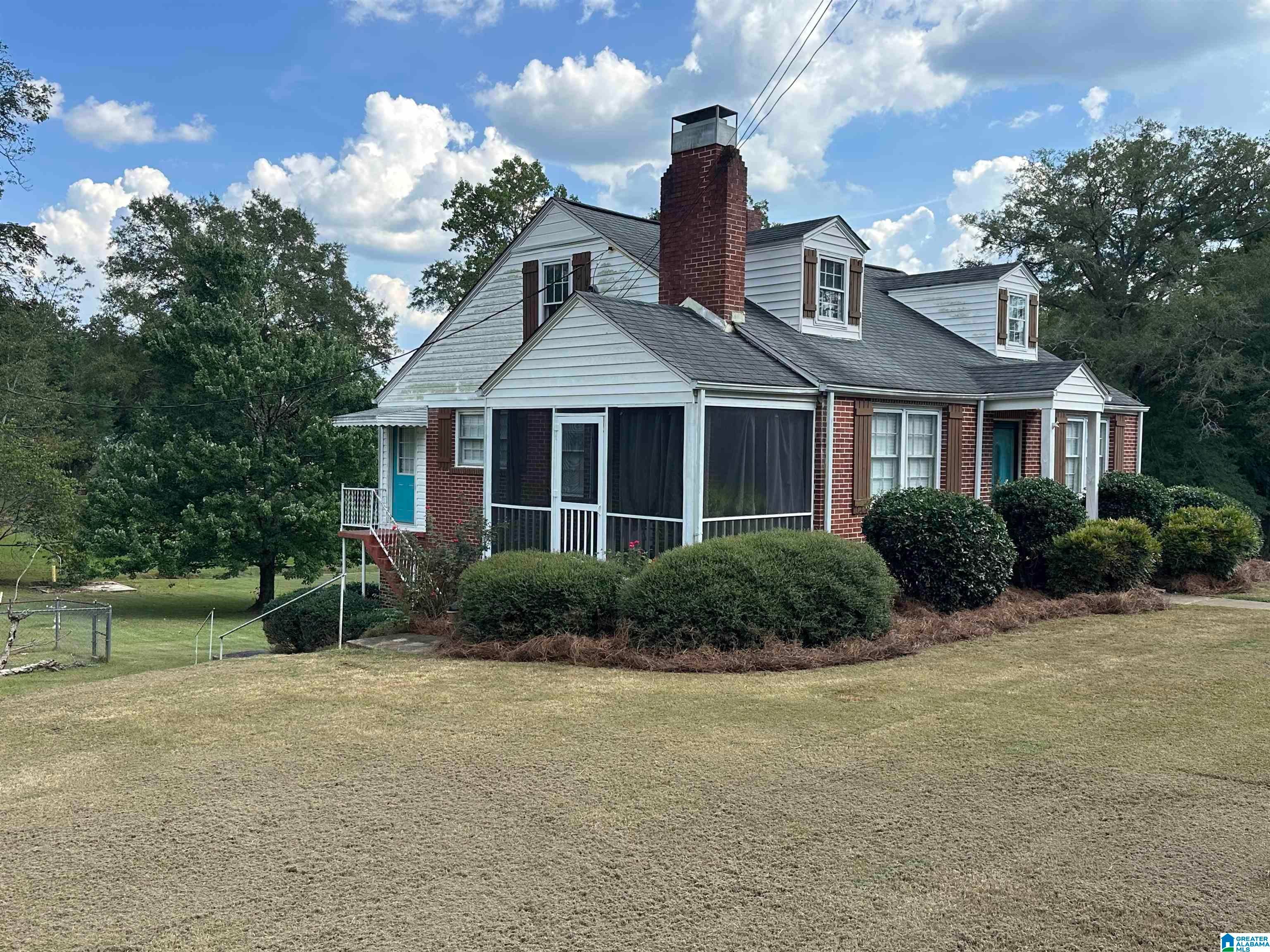 332 ROBERTS STREET