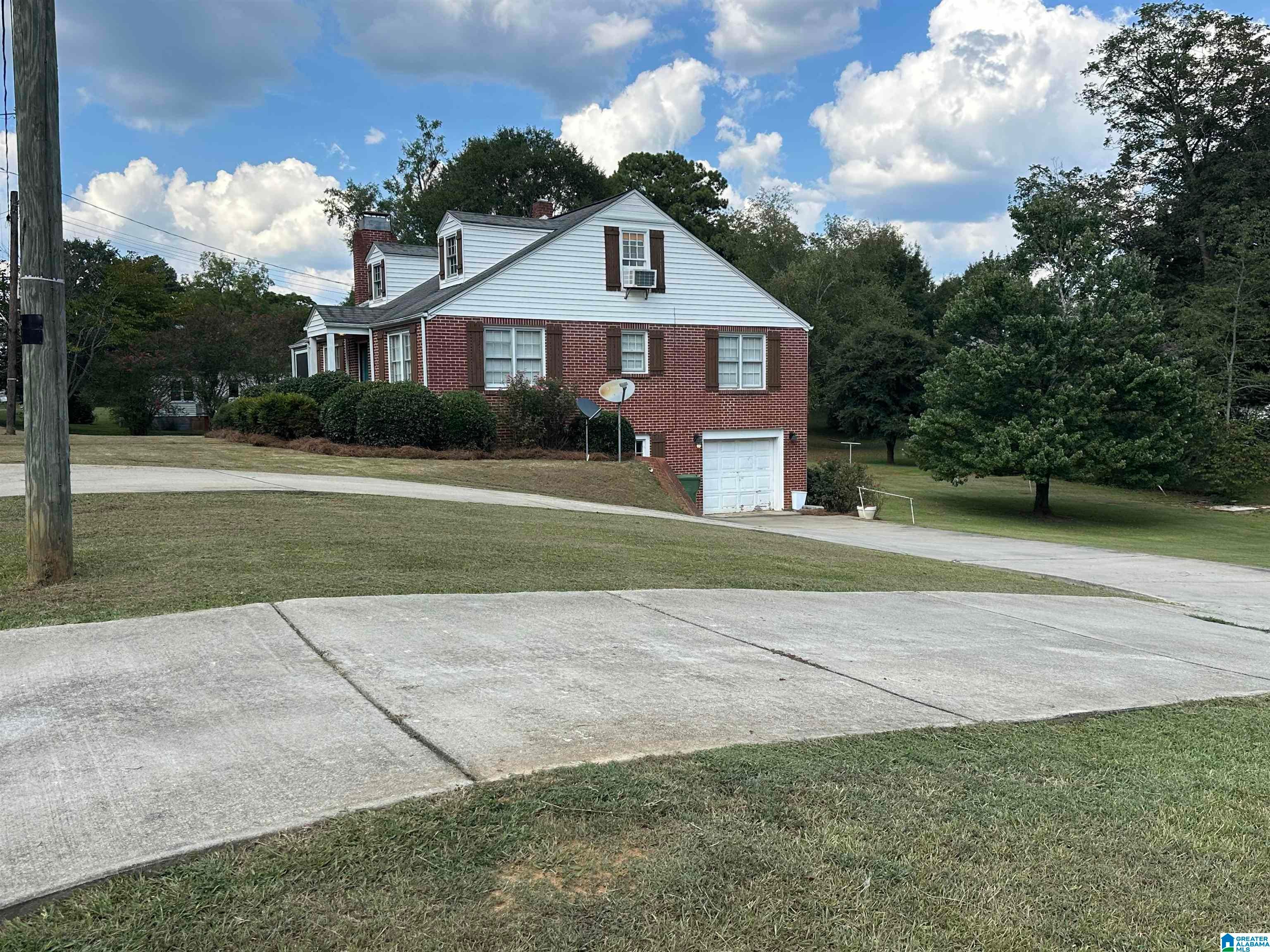 332 ROBERTS STREET