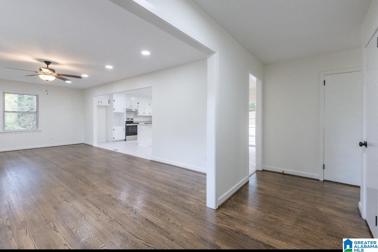 953 RIDGEWOOD CIRCLE