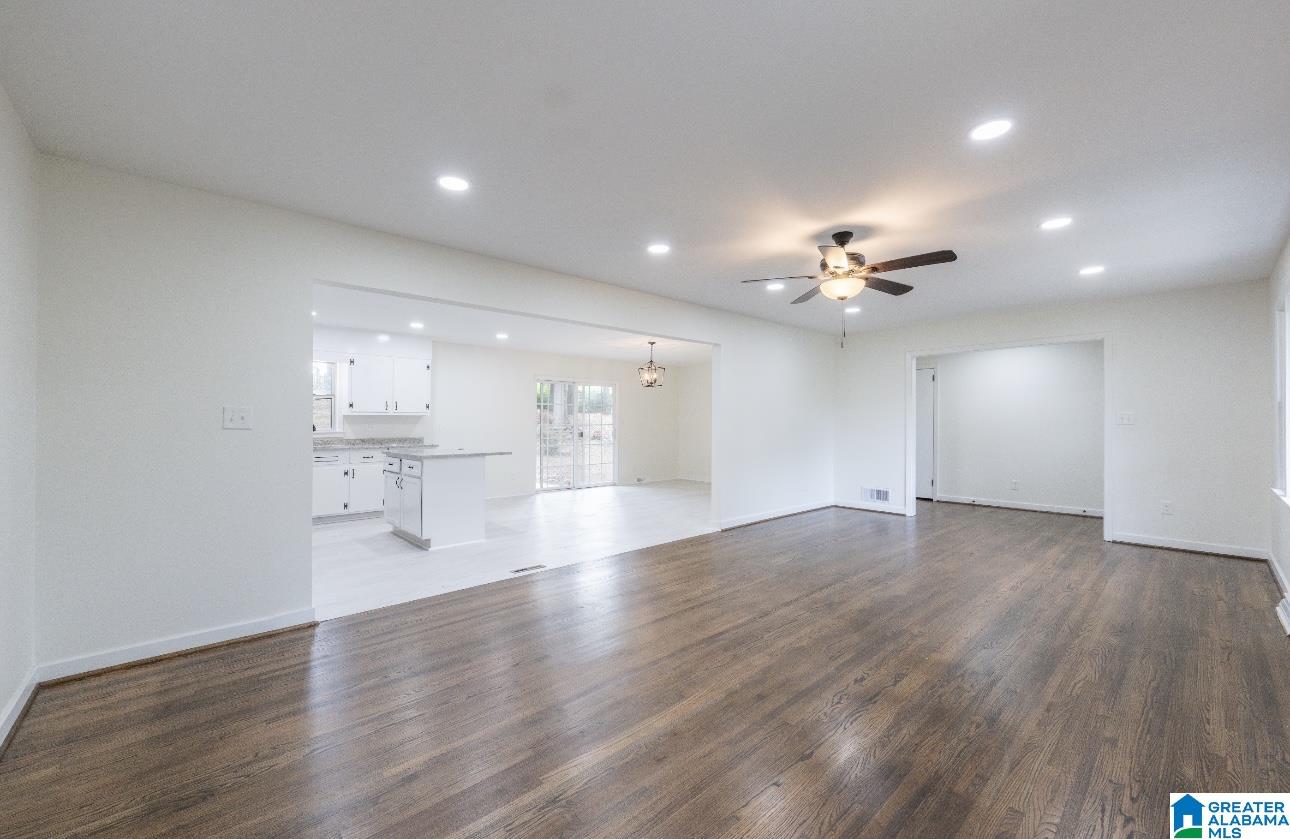 953 RIDGEWOOD CIRCLE