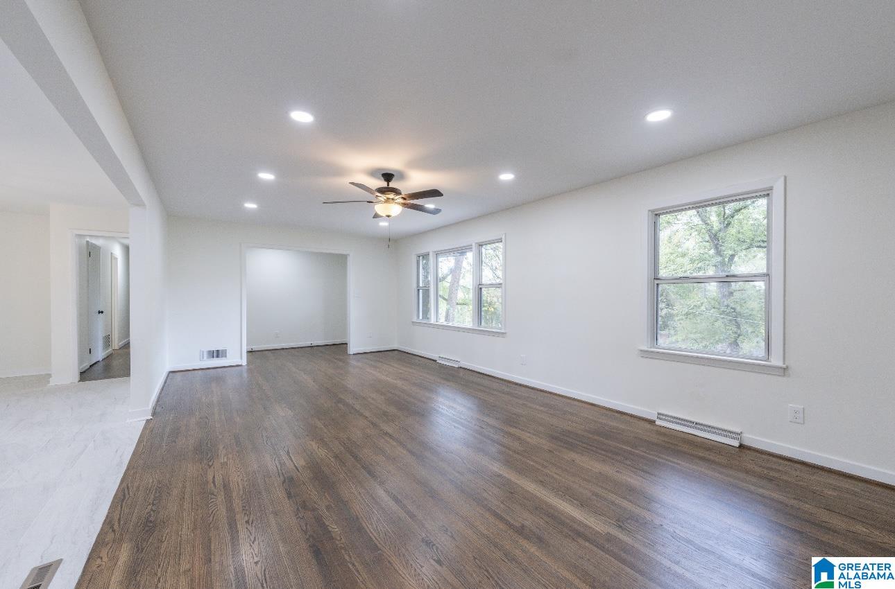 953 RIDGEWOOD CIRCLE