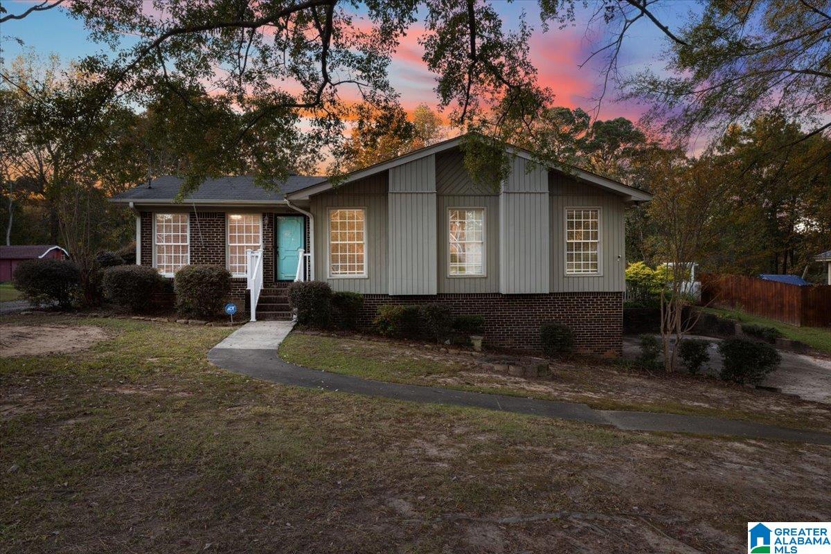 1704 MAGNOLIA STREET