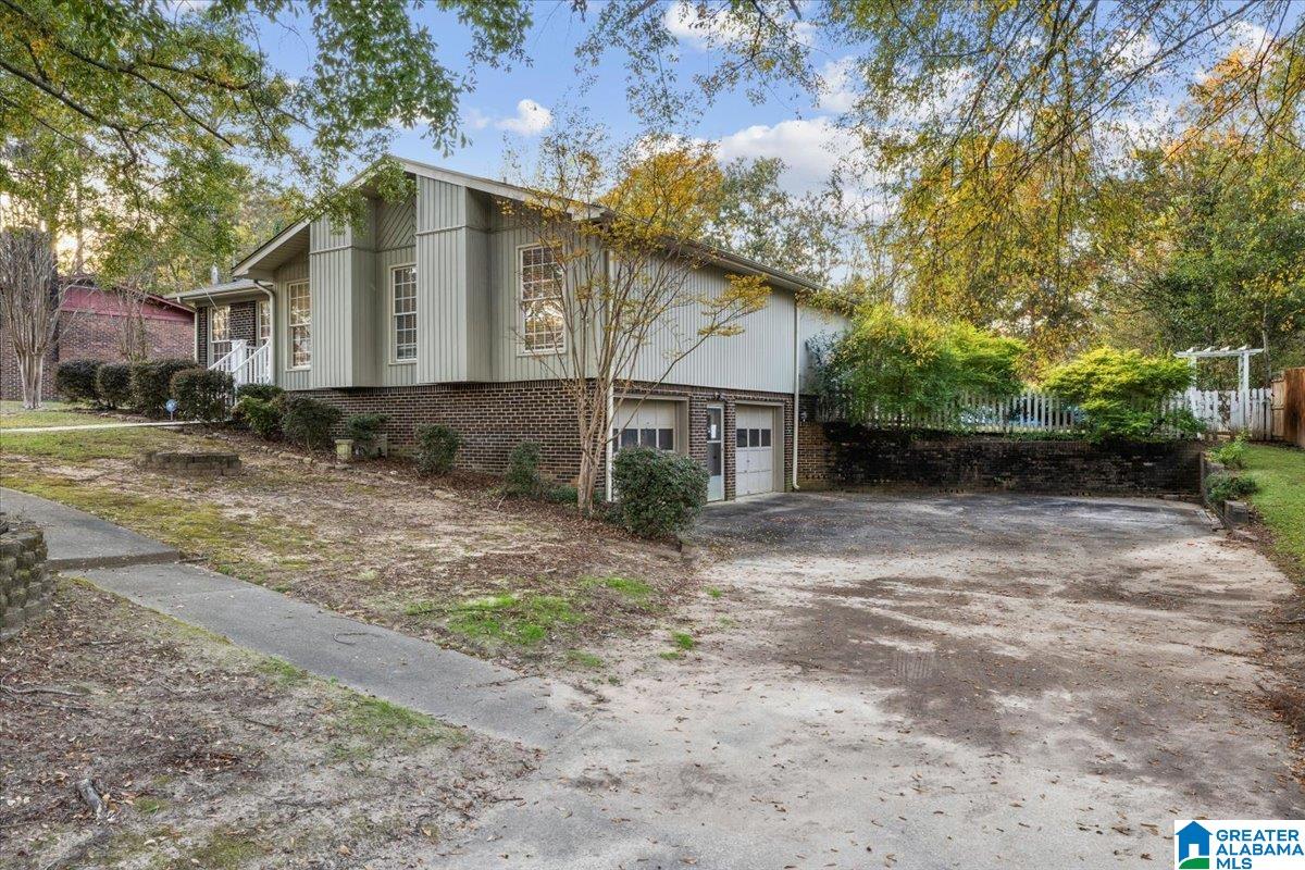 1704 MAGNOLIA STREET