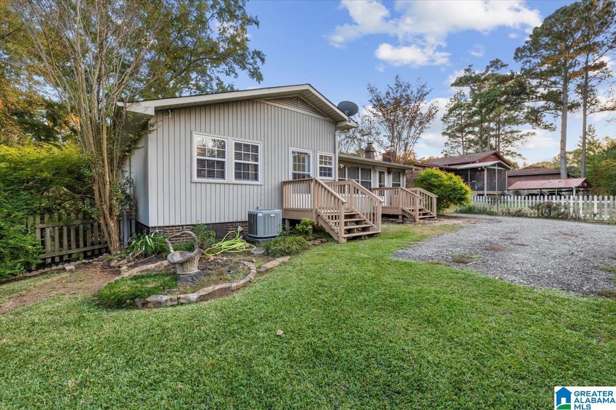 1704 MAGNOLIA STREET