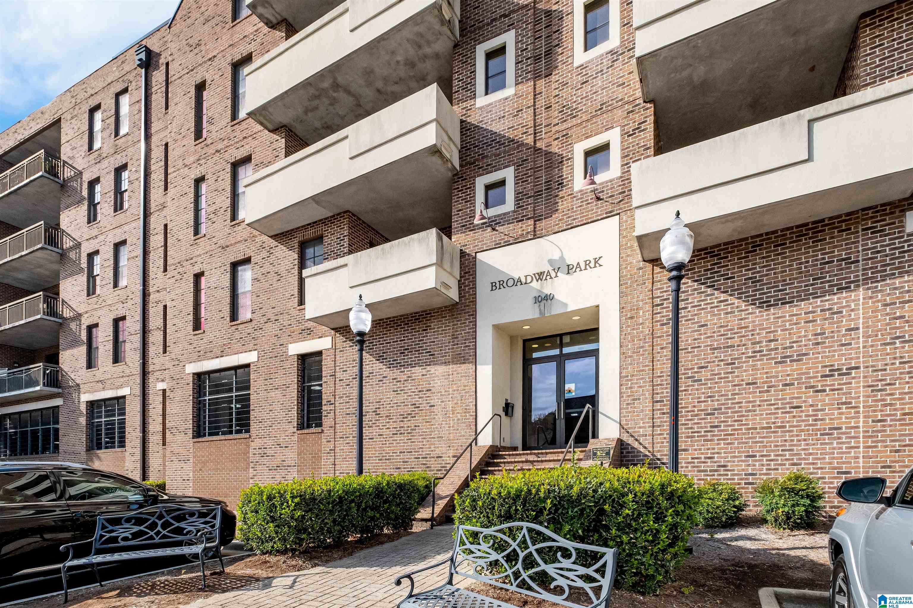1040 BROADWAY STREET 306