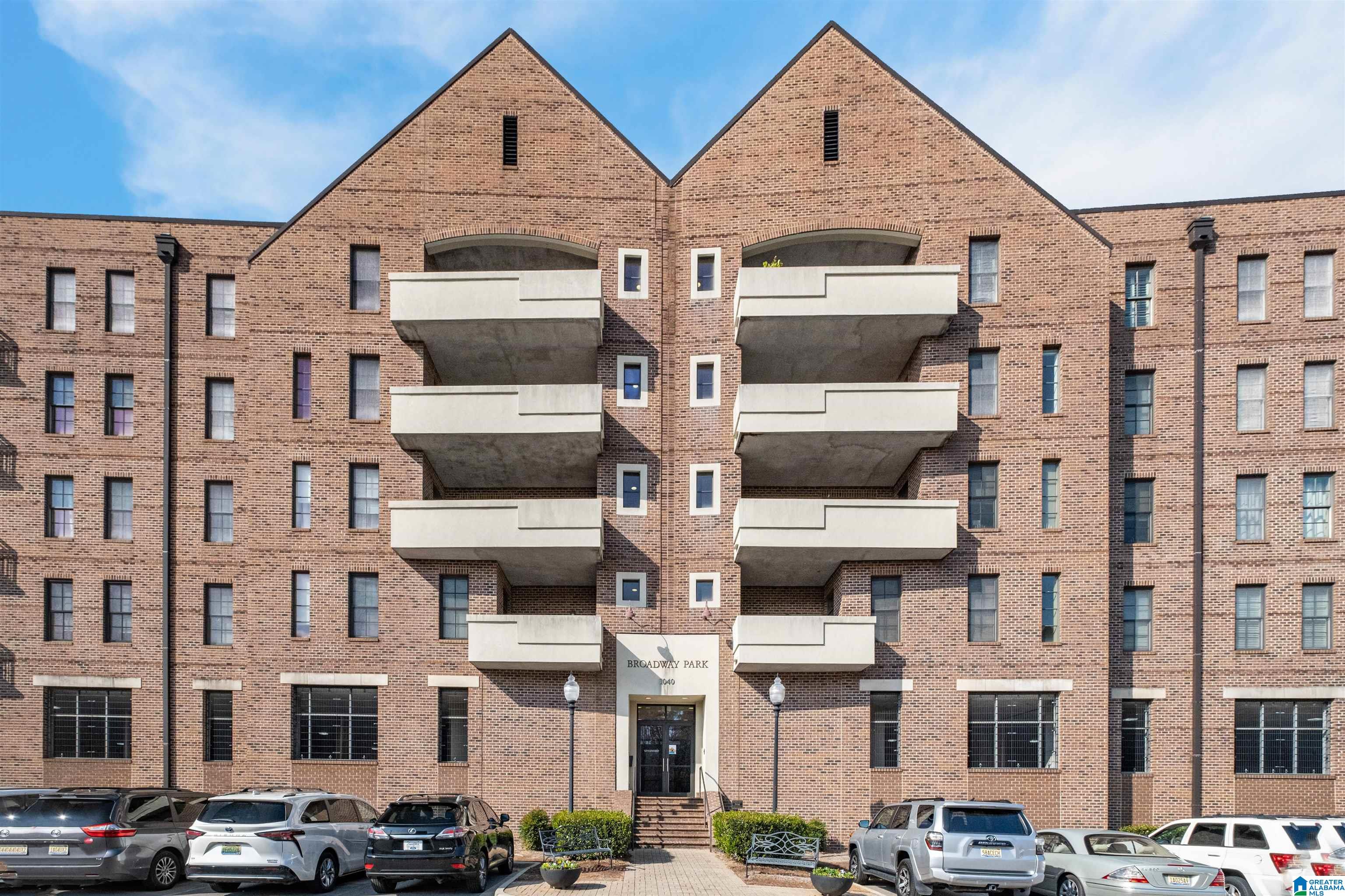1040 BROADWAY STREET 306