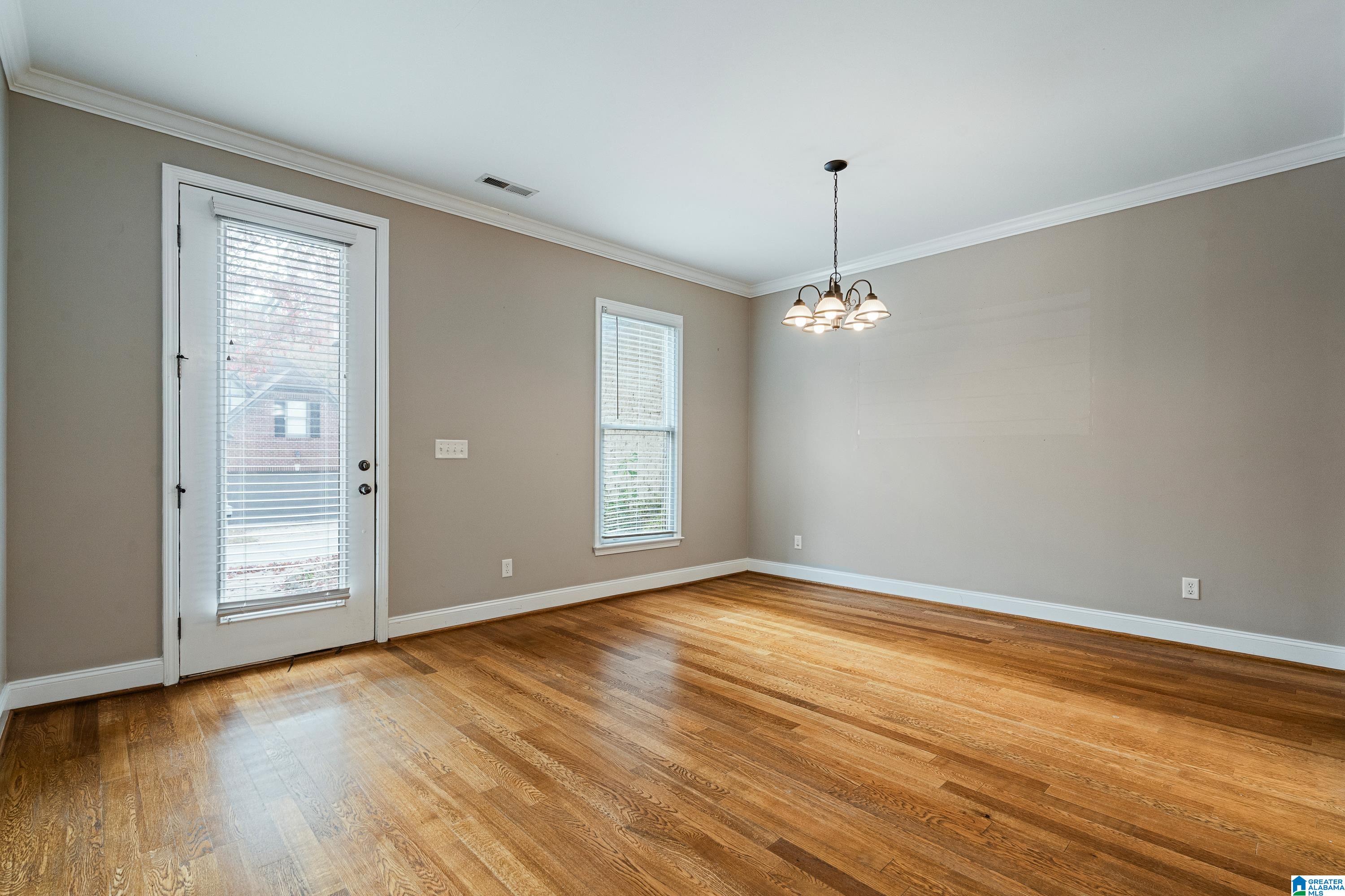 5593 PARK SIDE CIRCLE