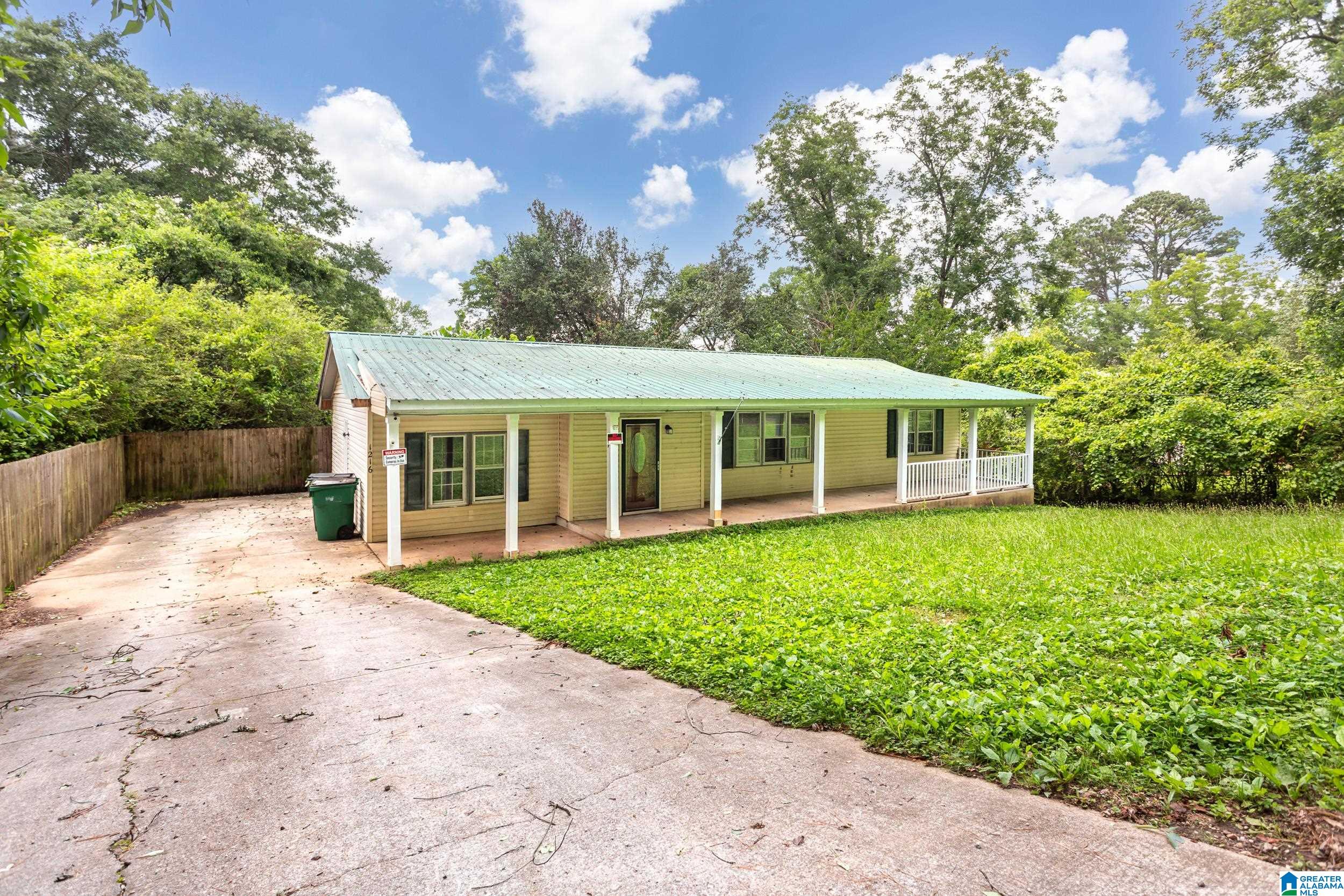 1216 OAKDALE CIRCLE