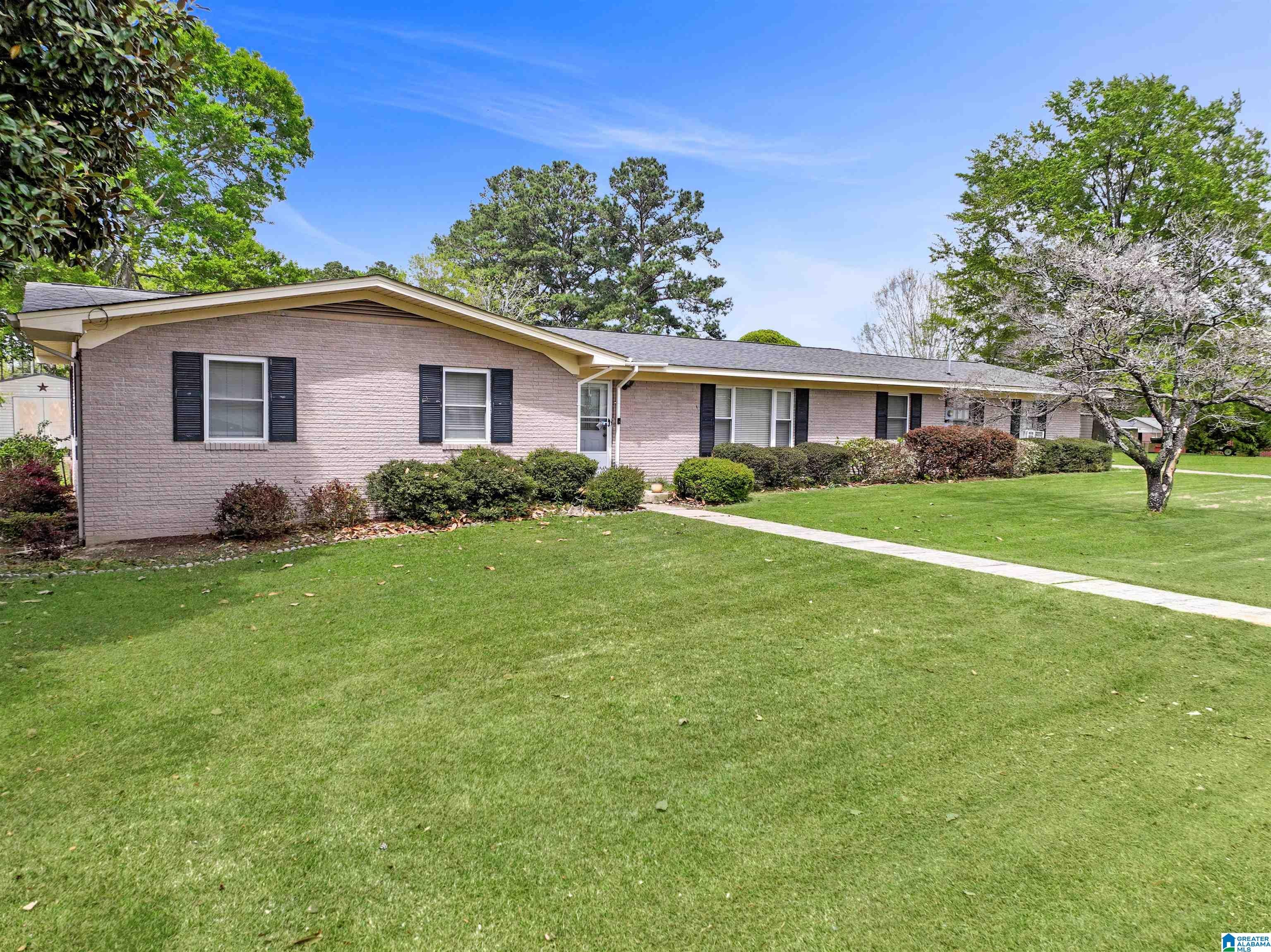 Photo 1 of 25 — 202 ELWYN AVENUE, CLANTON, AL 35045