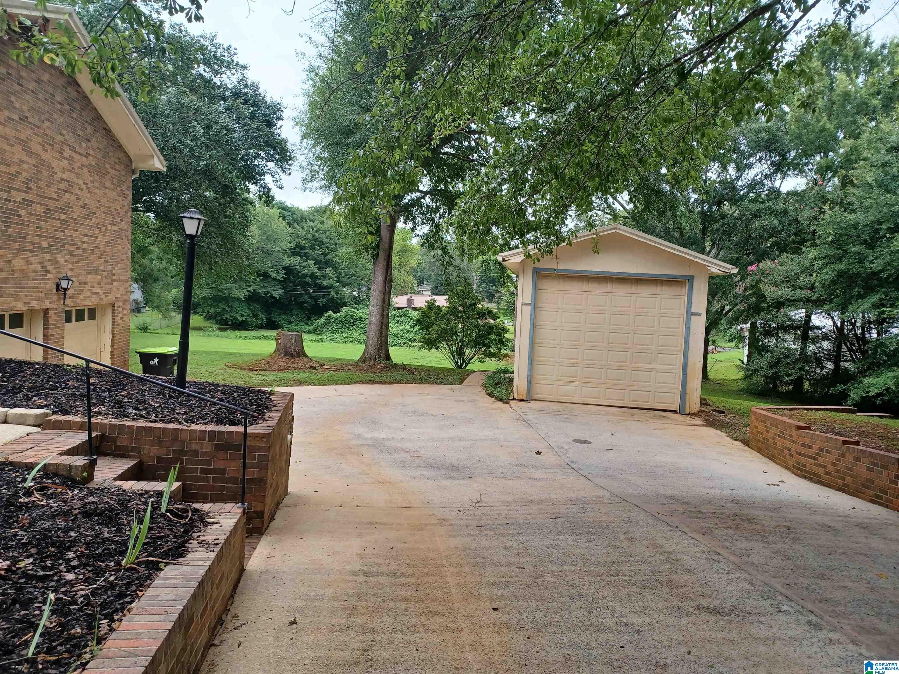 1012 DOGWOOD CIRCLE