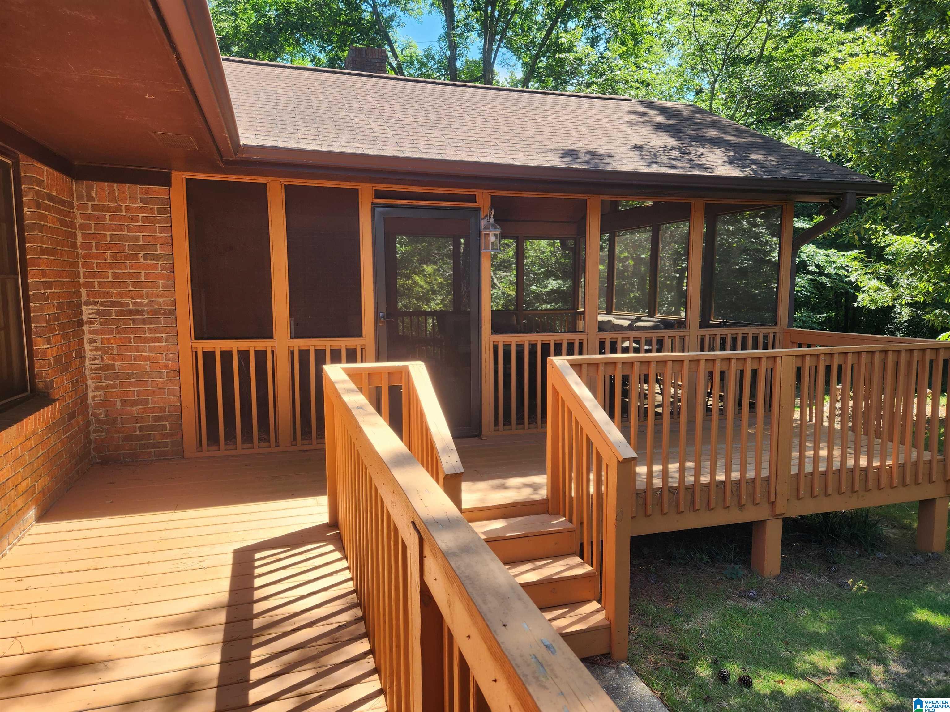 522 S SANDERS ROAD