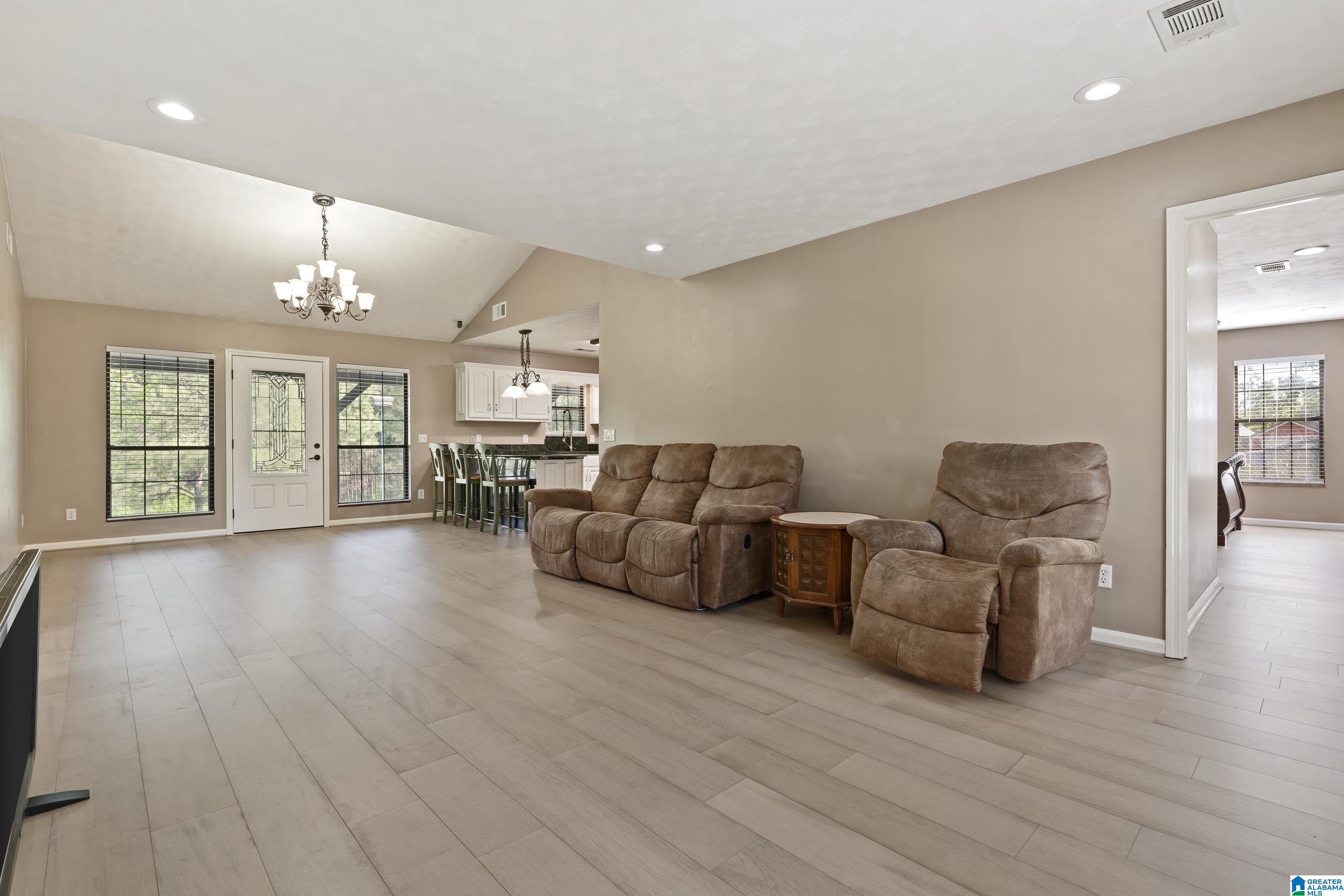855 HERMITAGE LANE