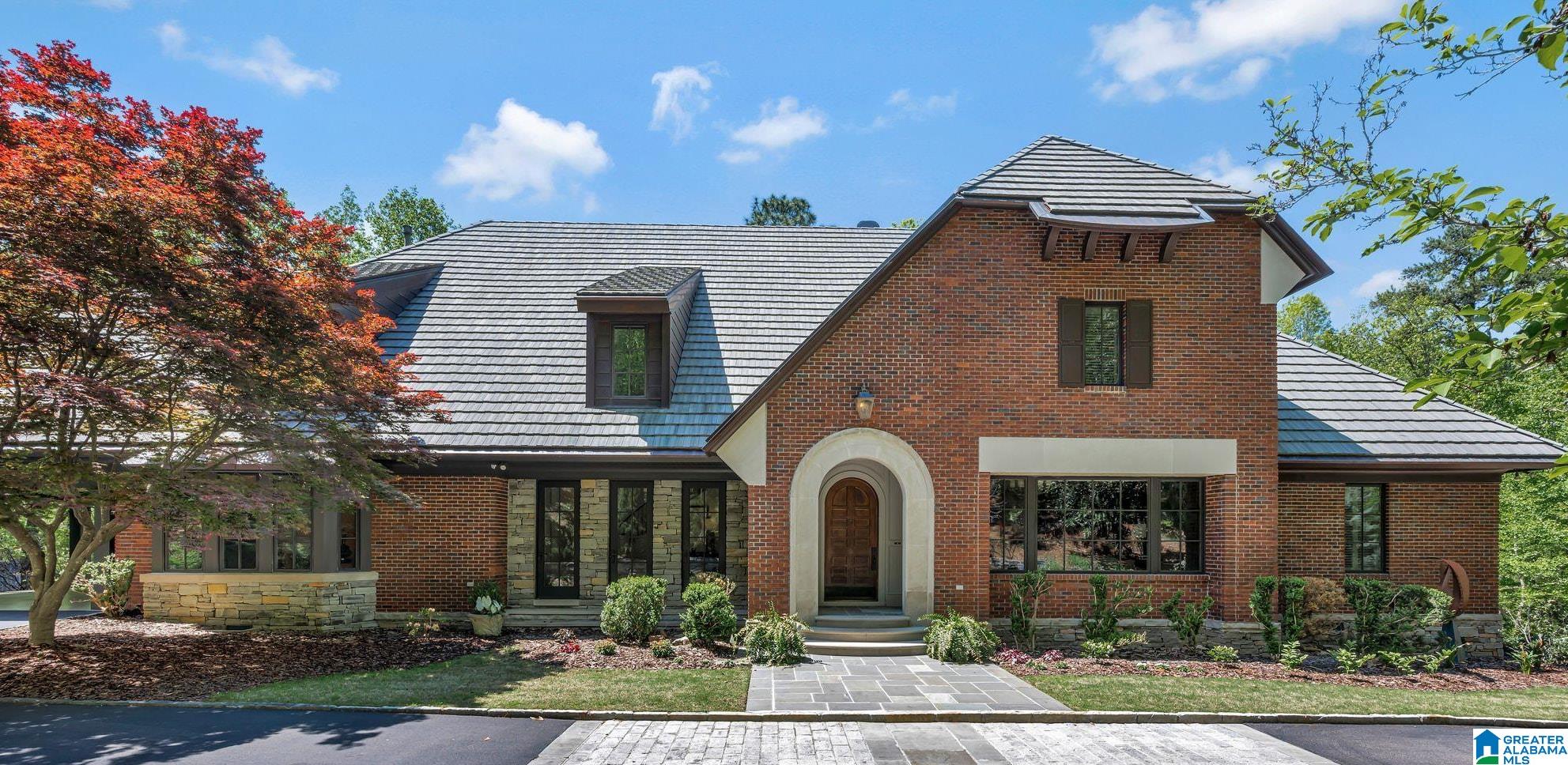 2 INNISBROOK LANE