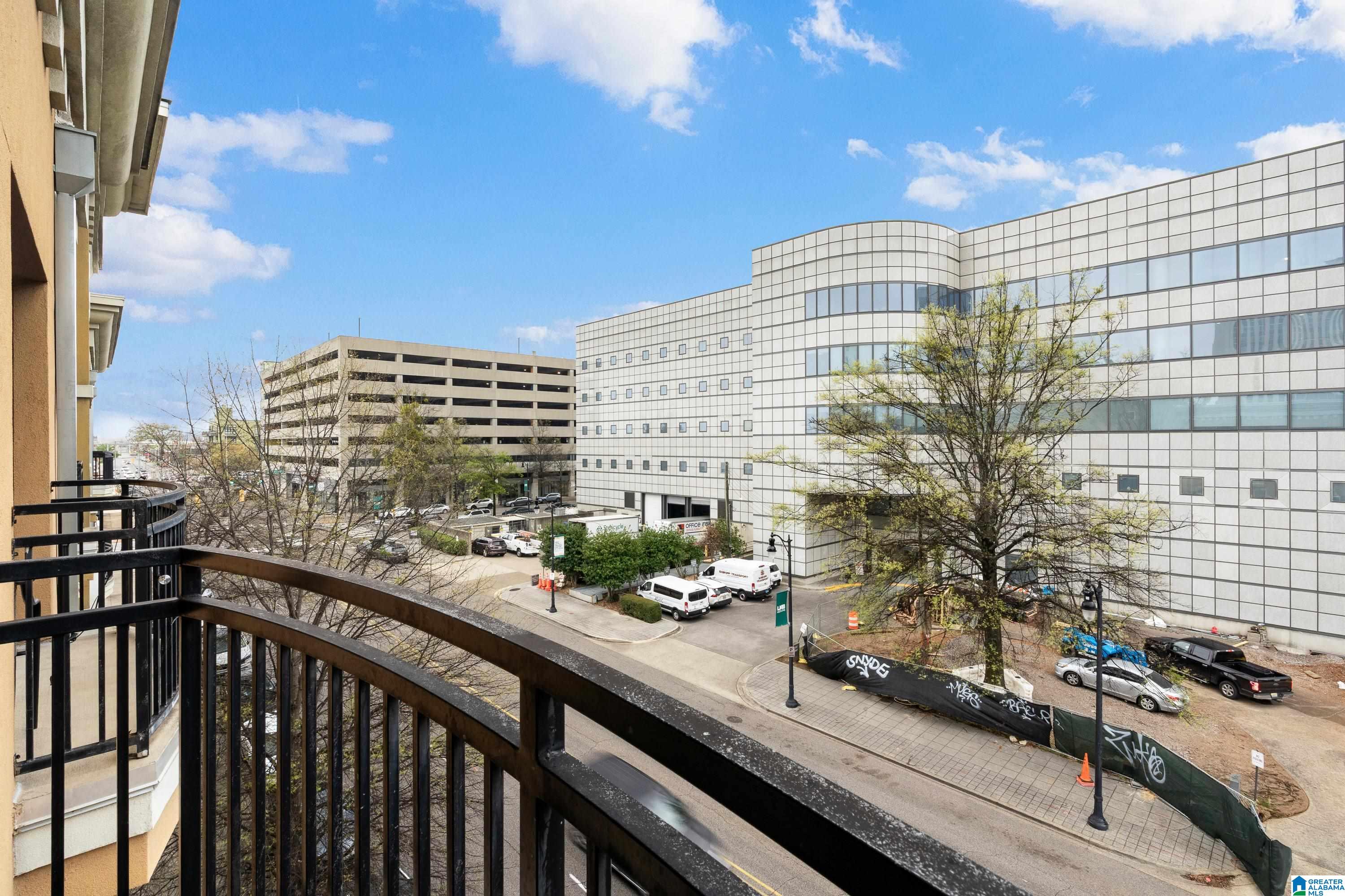 2020 5TH AVENUE S 441