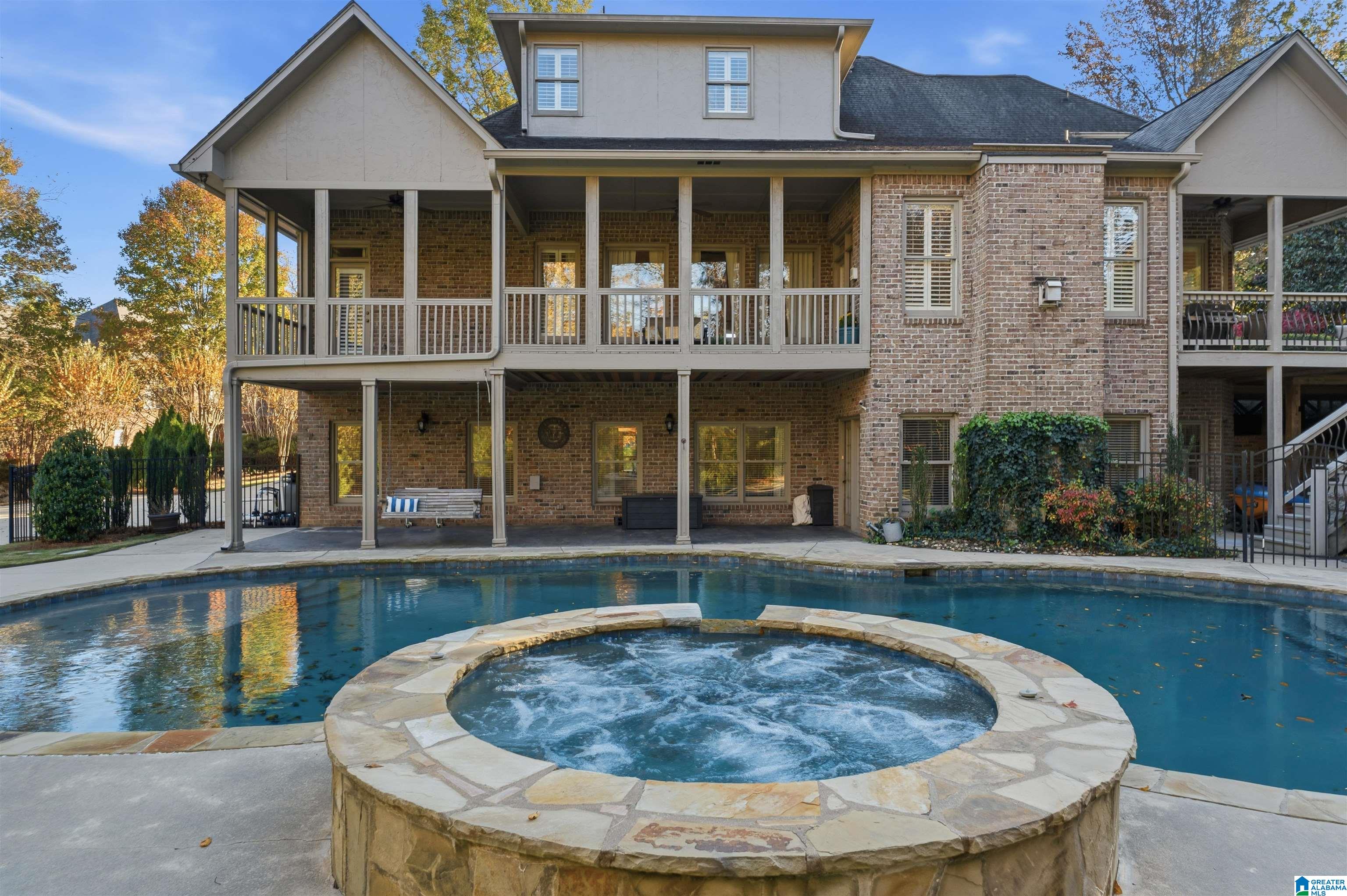 1207 HIGHLAND GATE LANE