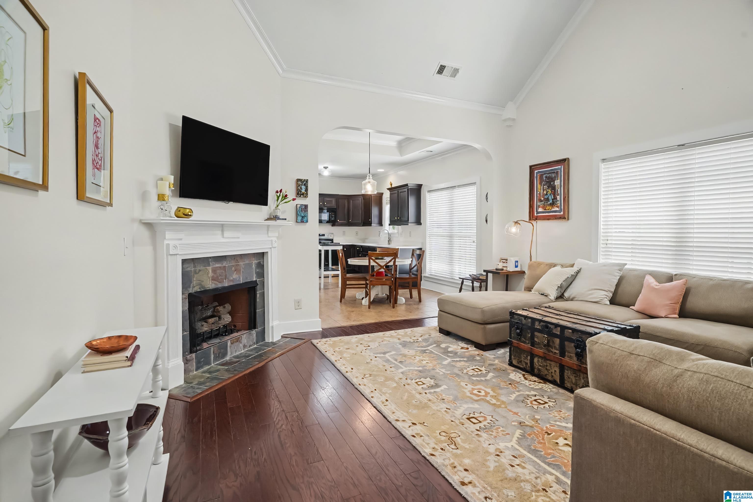 205 KINGSTON COURT