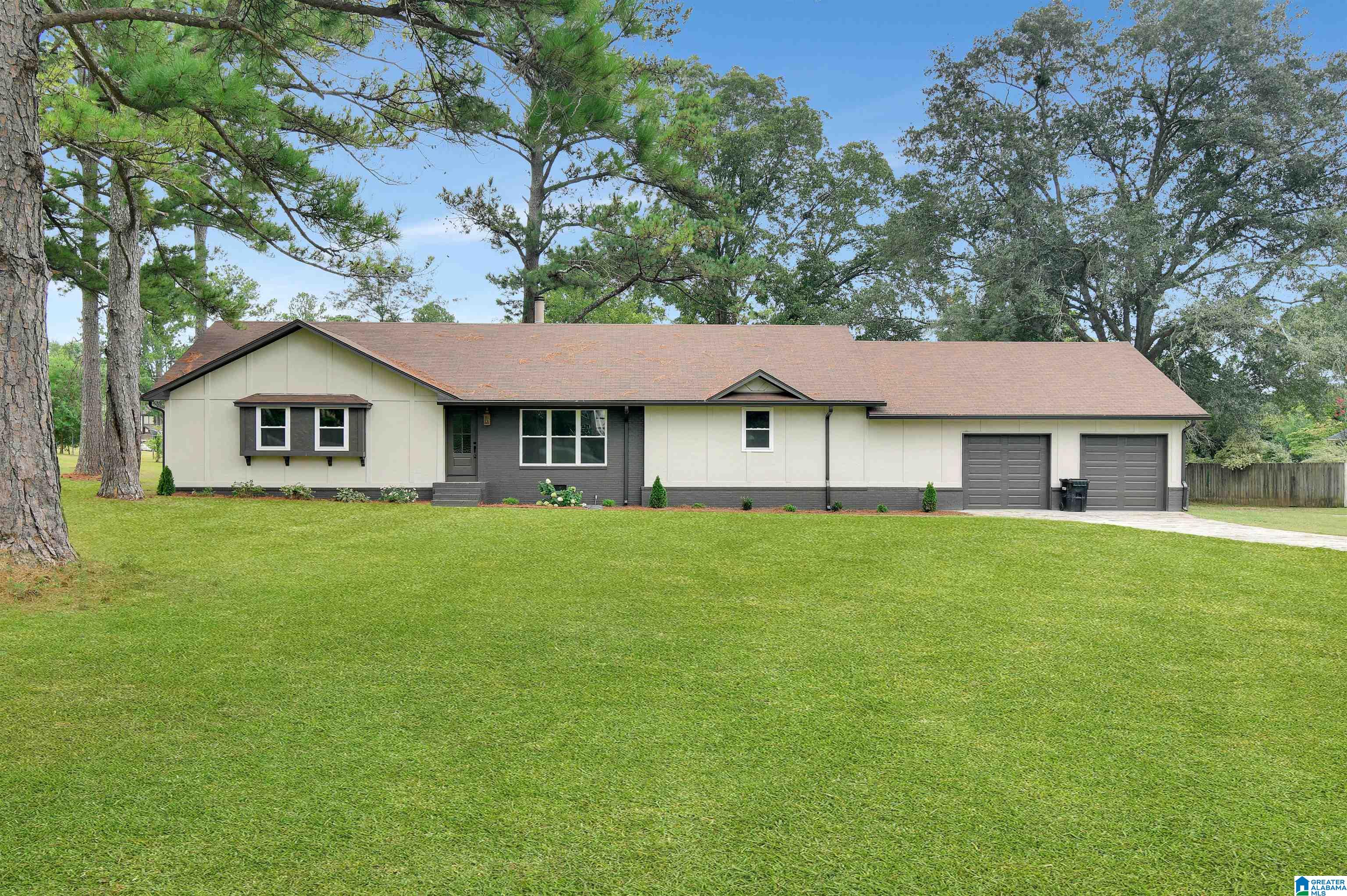 207 FRIENDSHIP CIRCLE