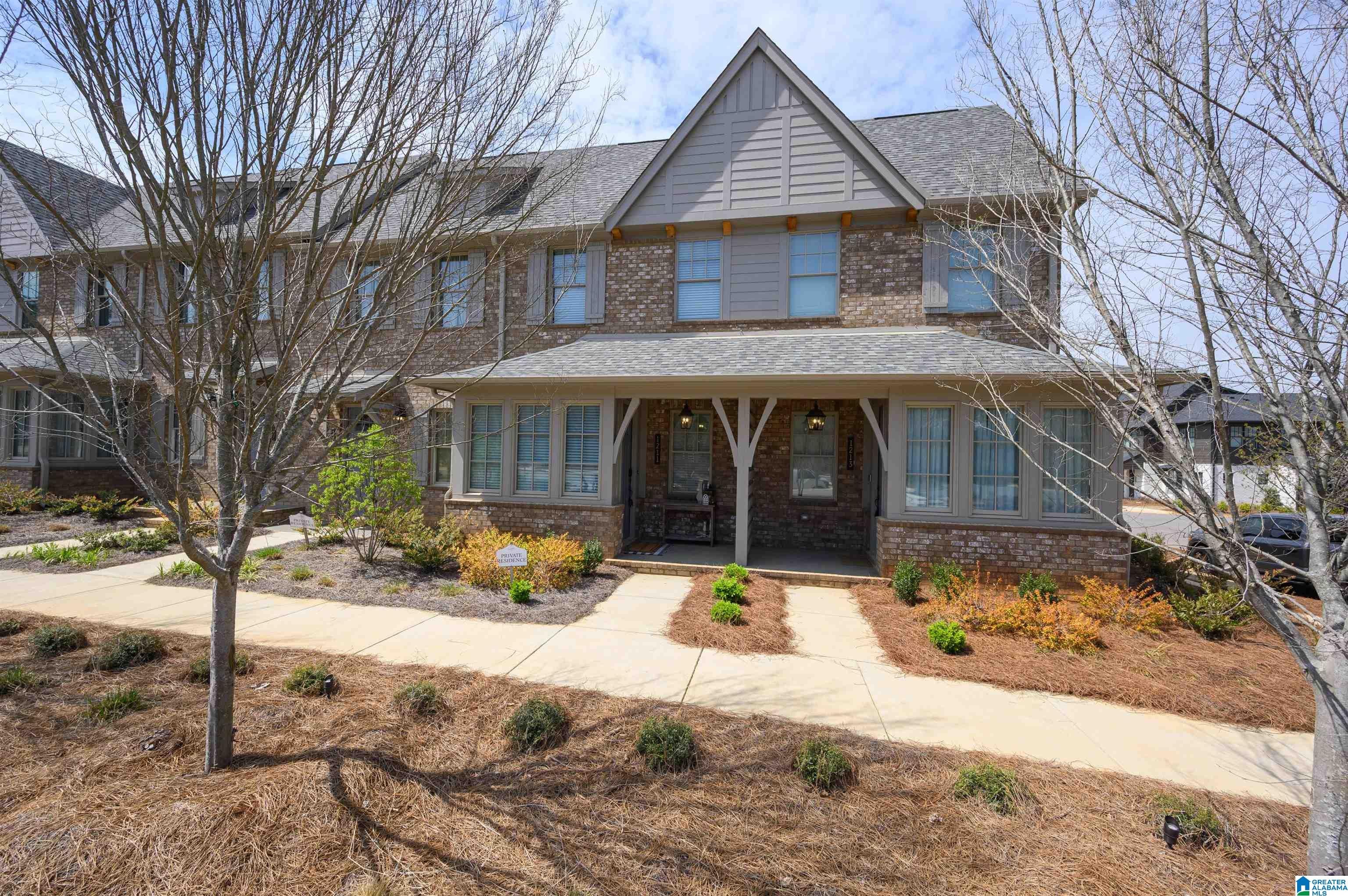 1211 WINDSOR SQUARE
