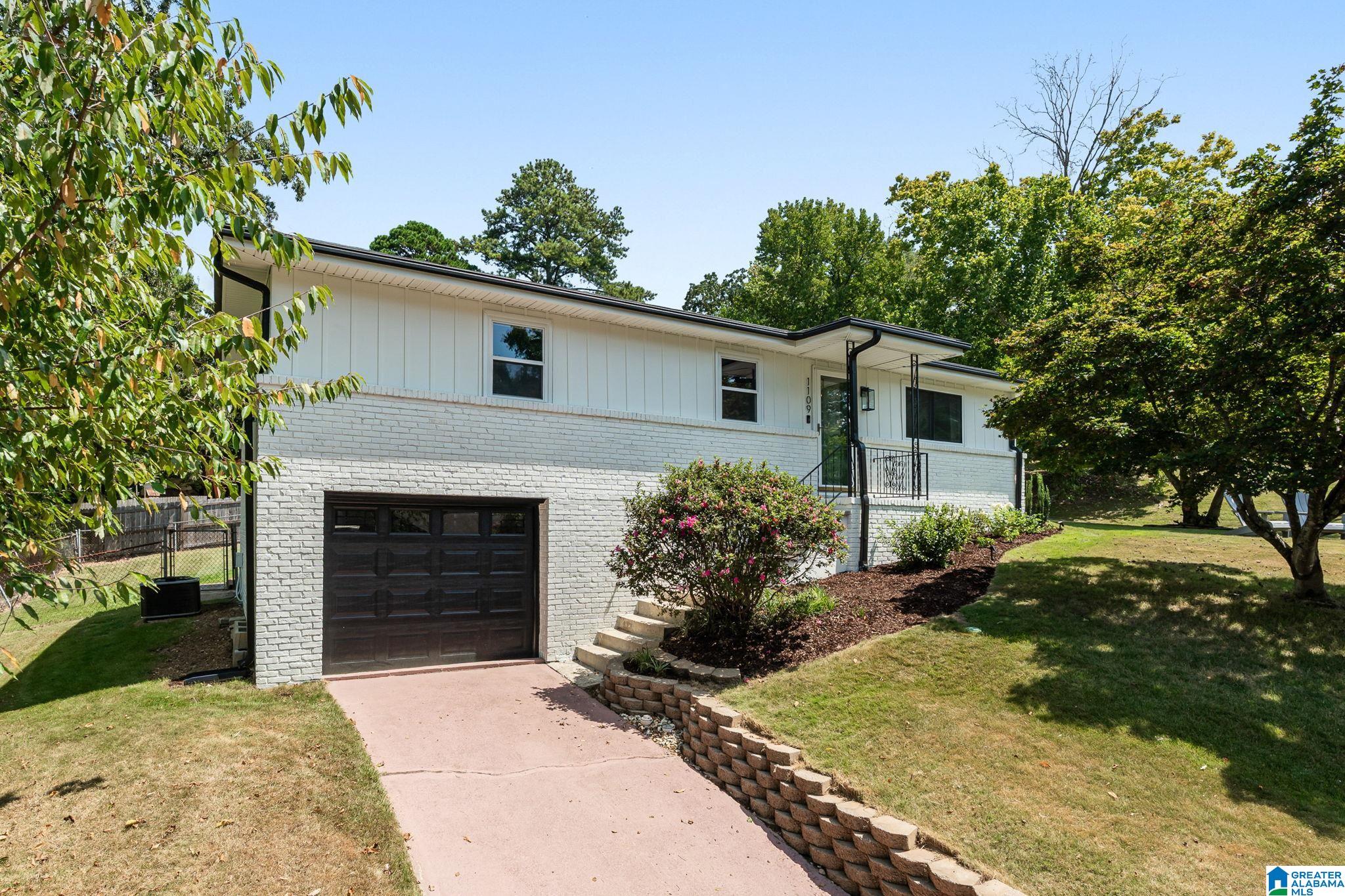 1109 HARDWICK LANE