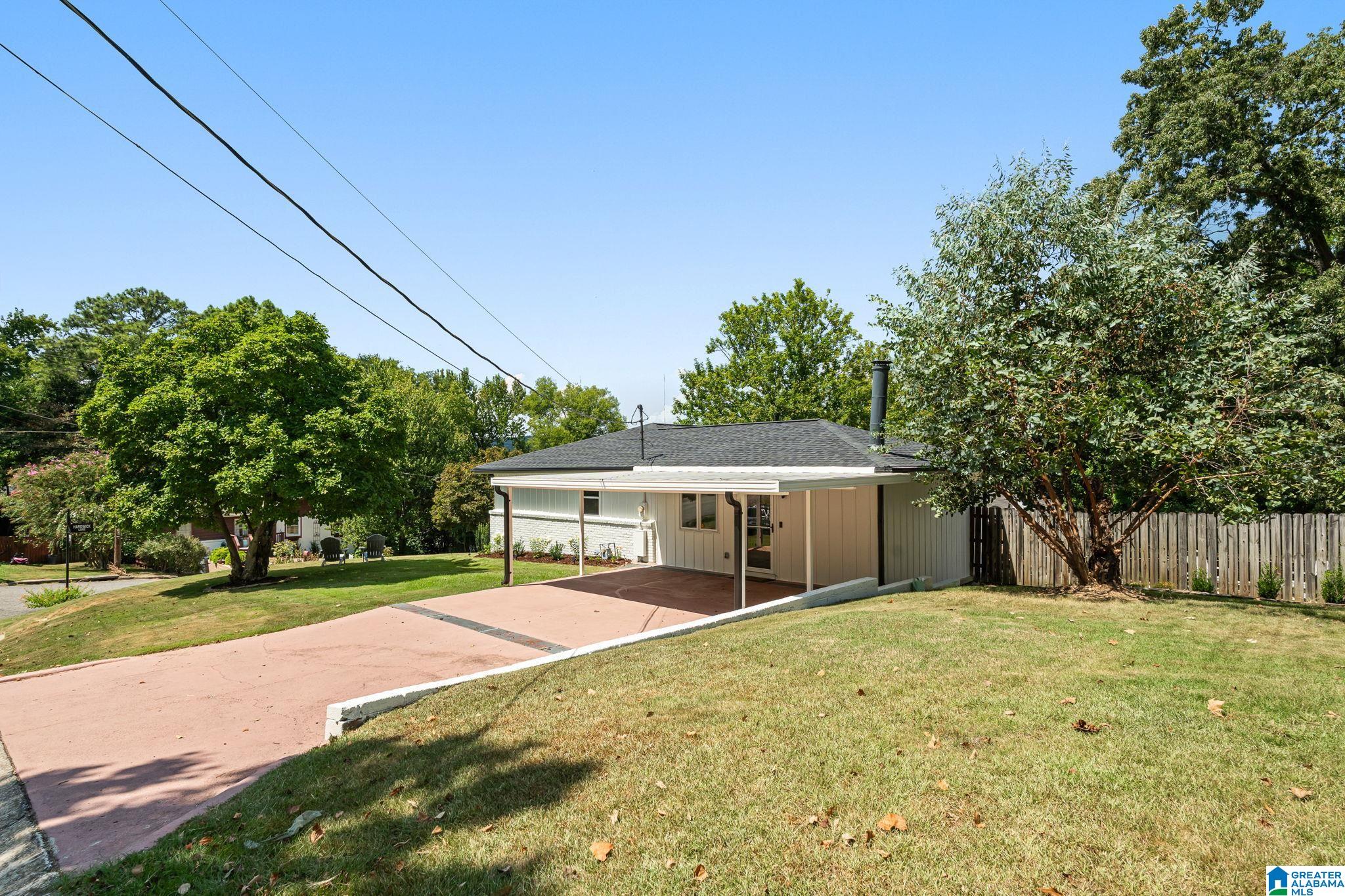 1109 HARDWICK LANE