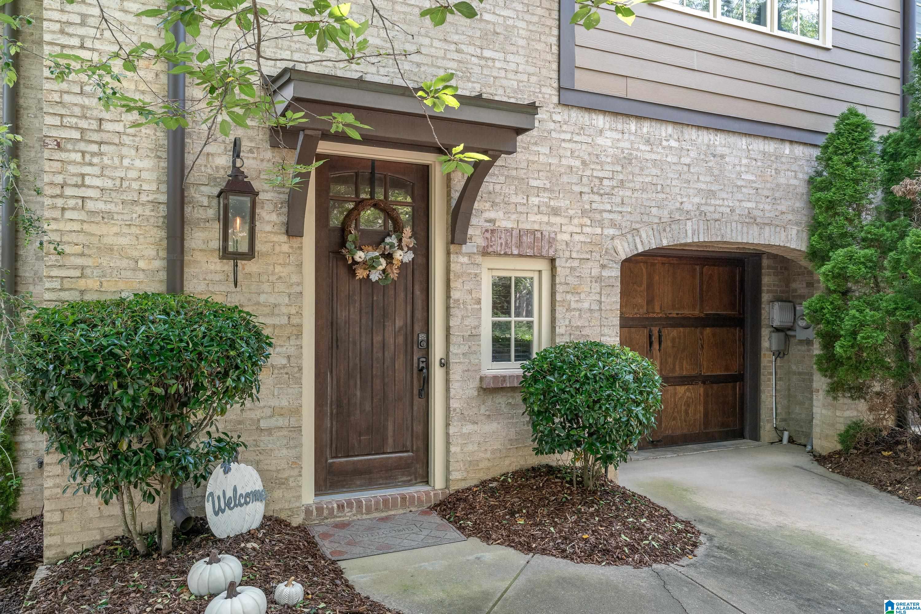 1020 TOWNES COURT