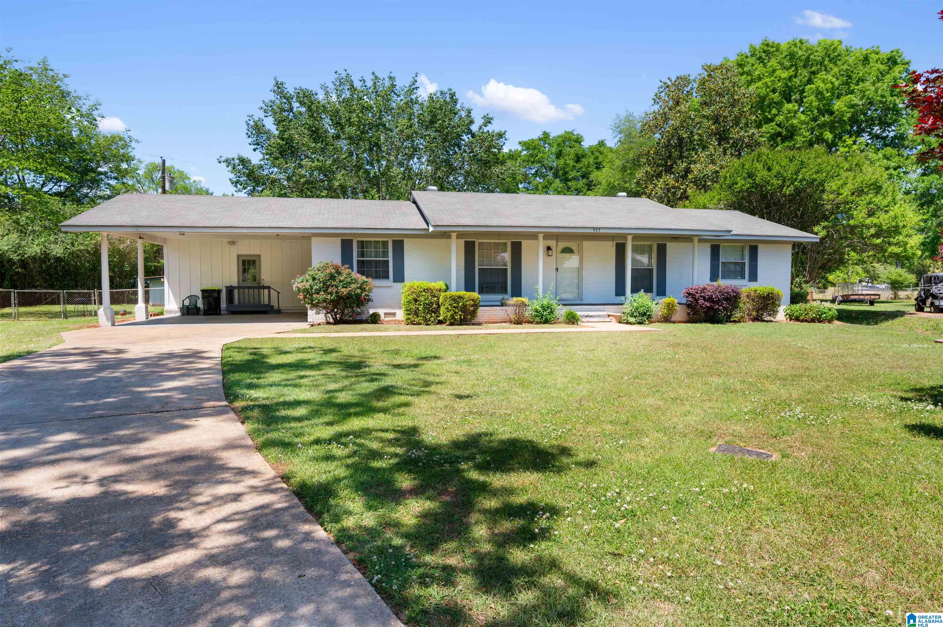 Photo 1 of 32 — 923 HERITAGE DRIVE, SYLACAUGA, AL 35150