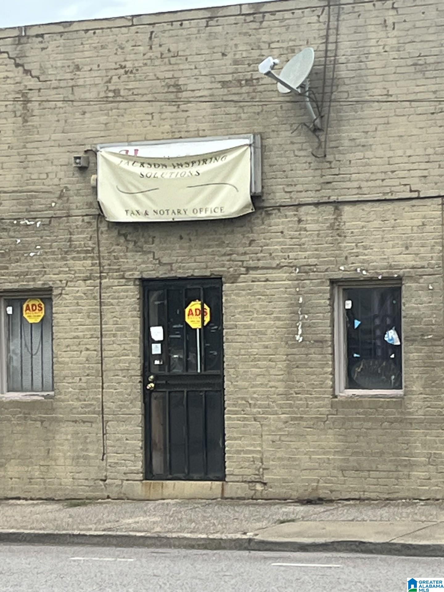 4100 MESSER AIRPORT HIGHWAY