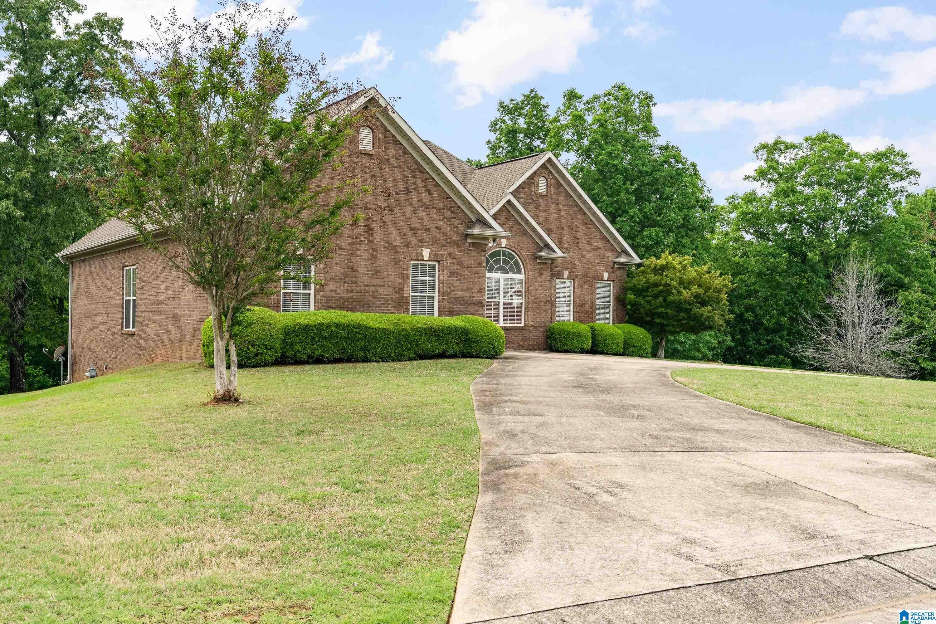 Photo 1 of 37 — 7532 CHASE WAY, HUEYTOWN, AL 35023