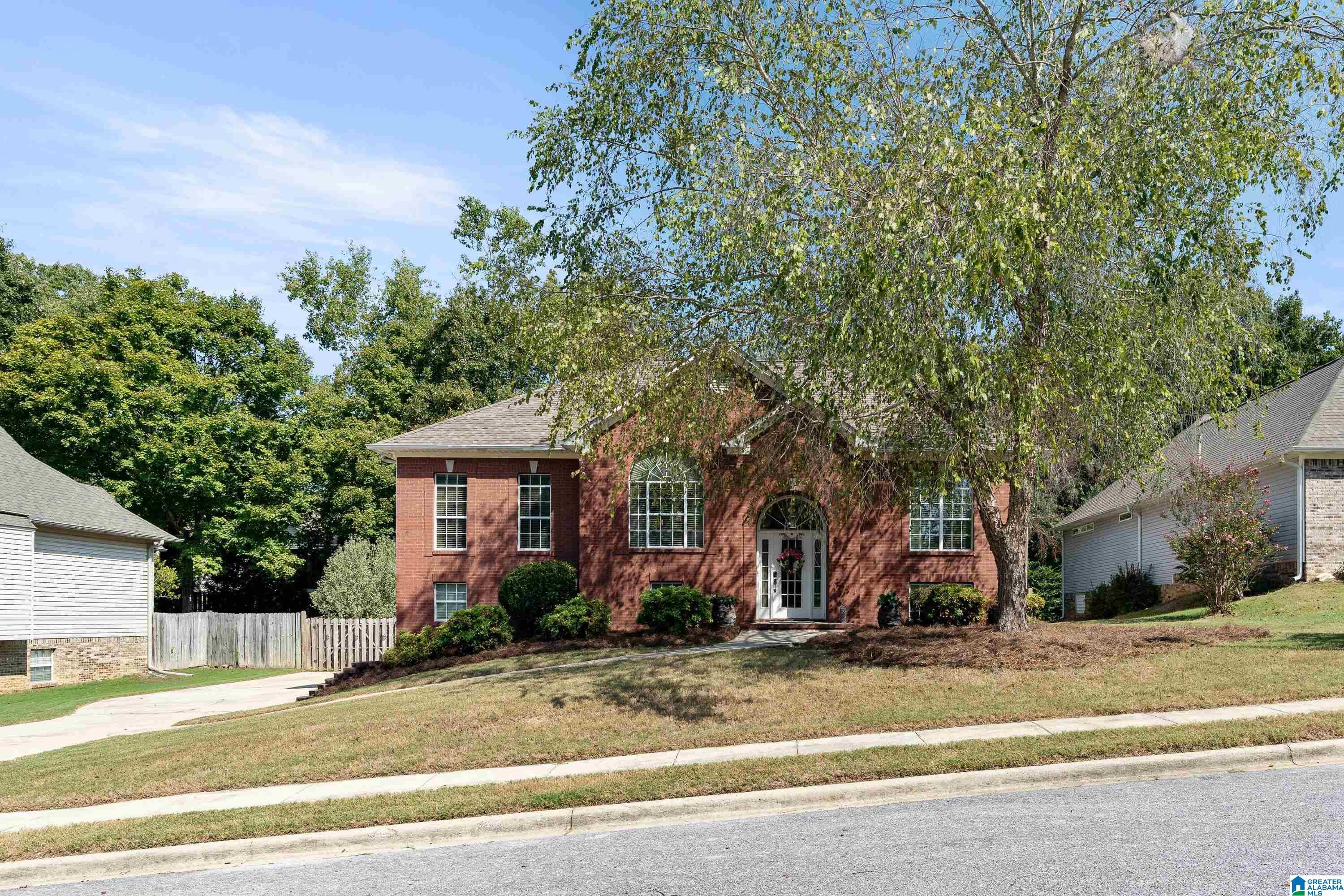 1112 ROWAN TRACE