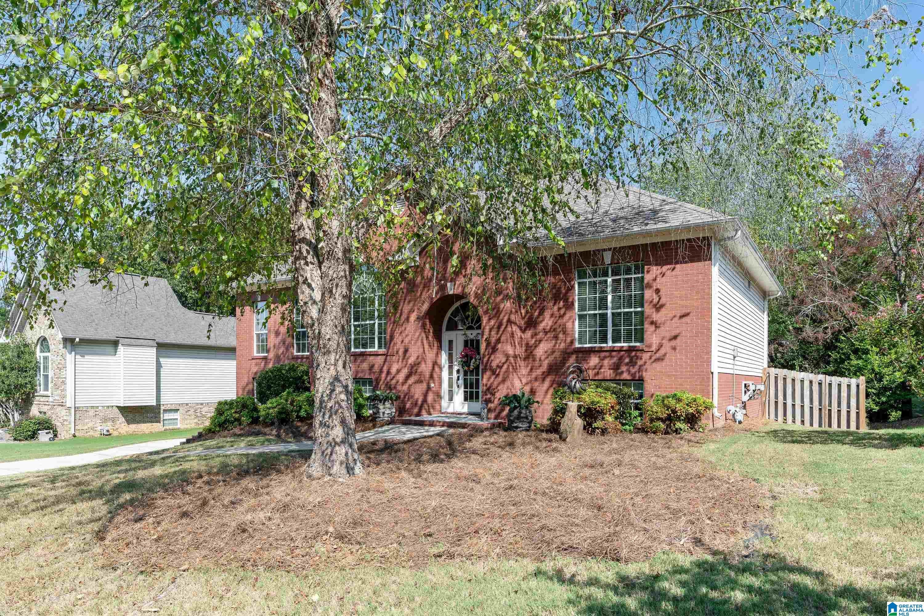1112 ROWAN TRACE