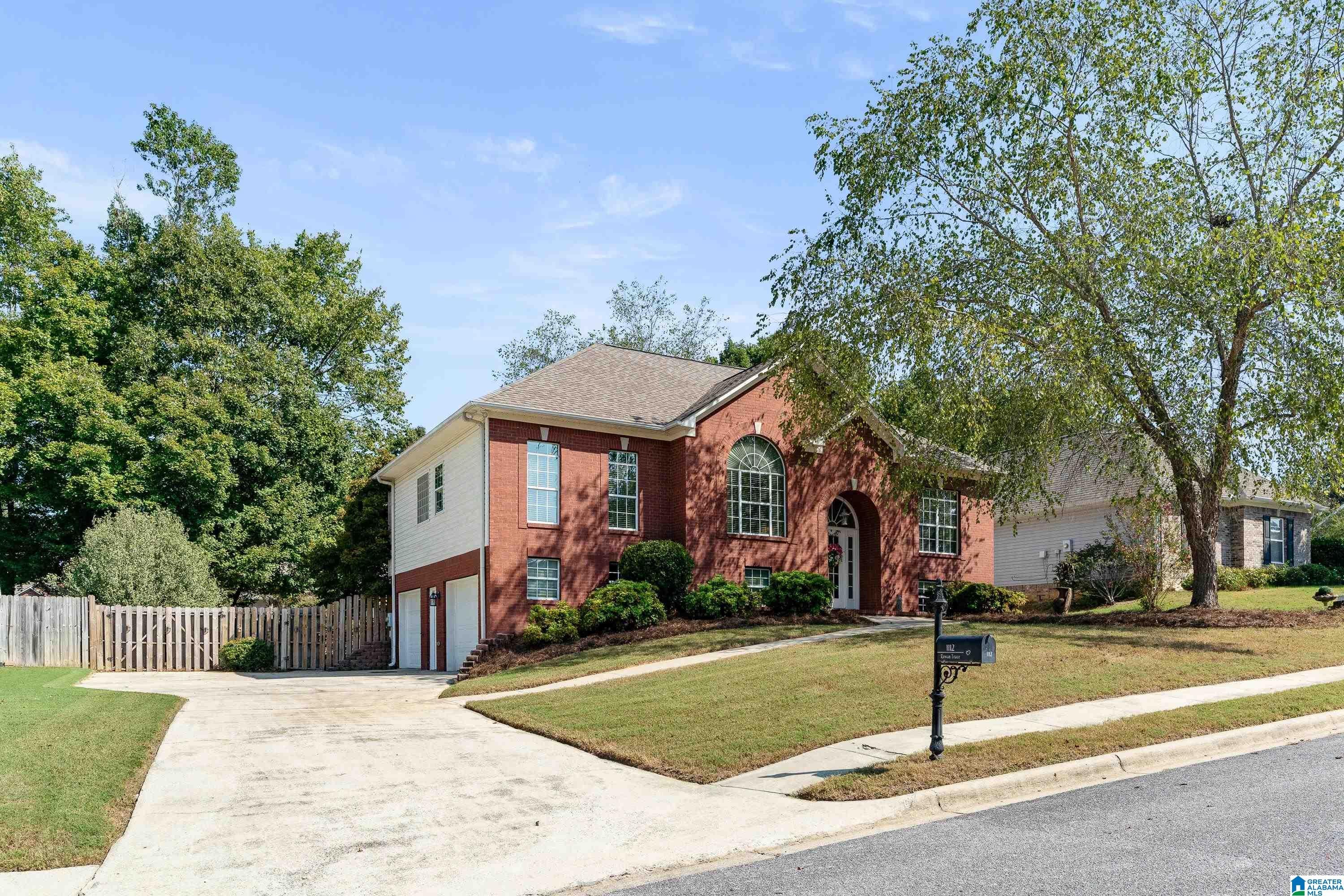 1112 ROWAN TRACE