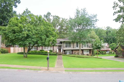 1605 HAYS CIRCLE VESTAVIA HILLS AL 35216