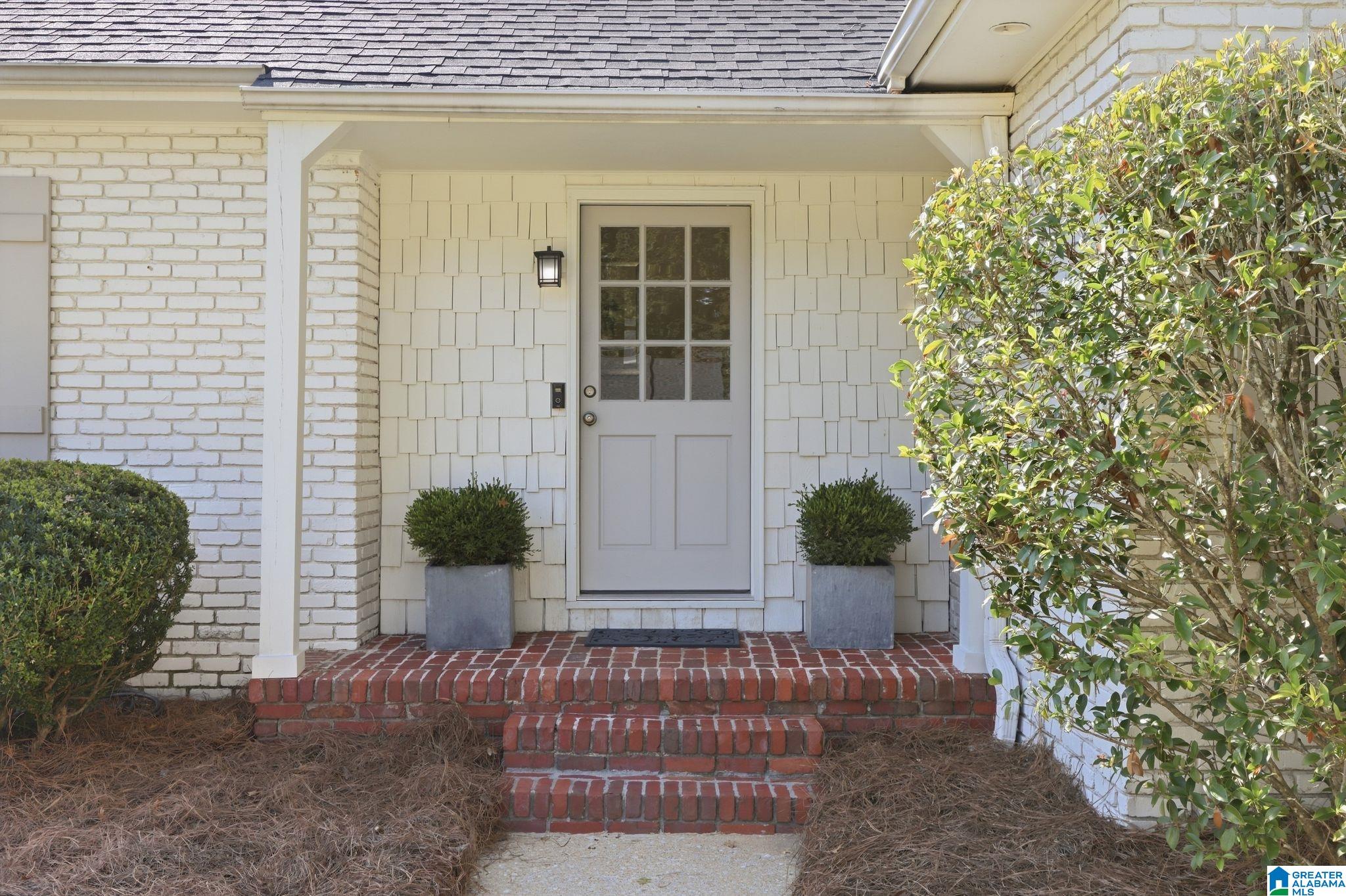 1364 SWALLOW LANE