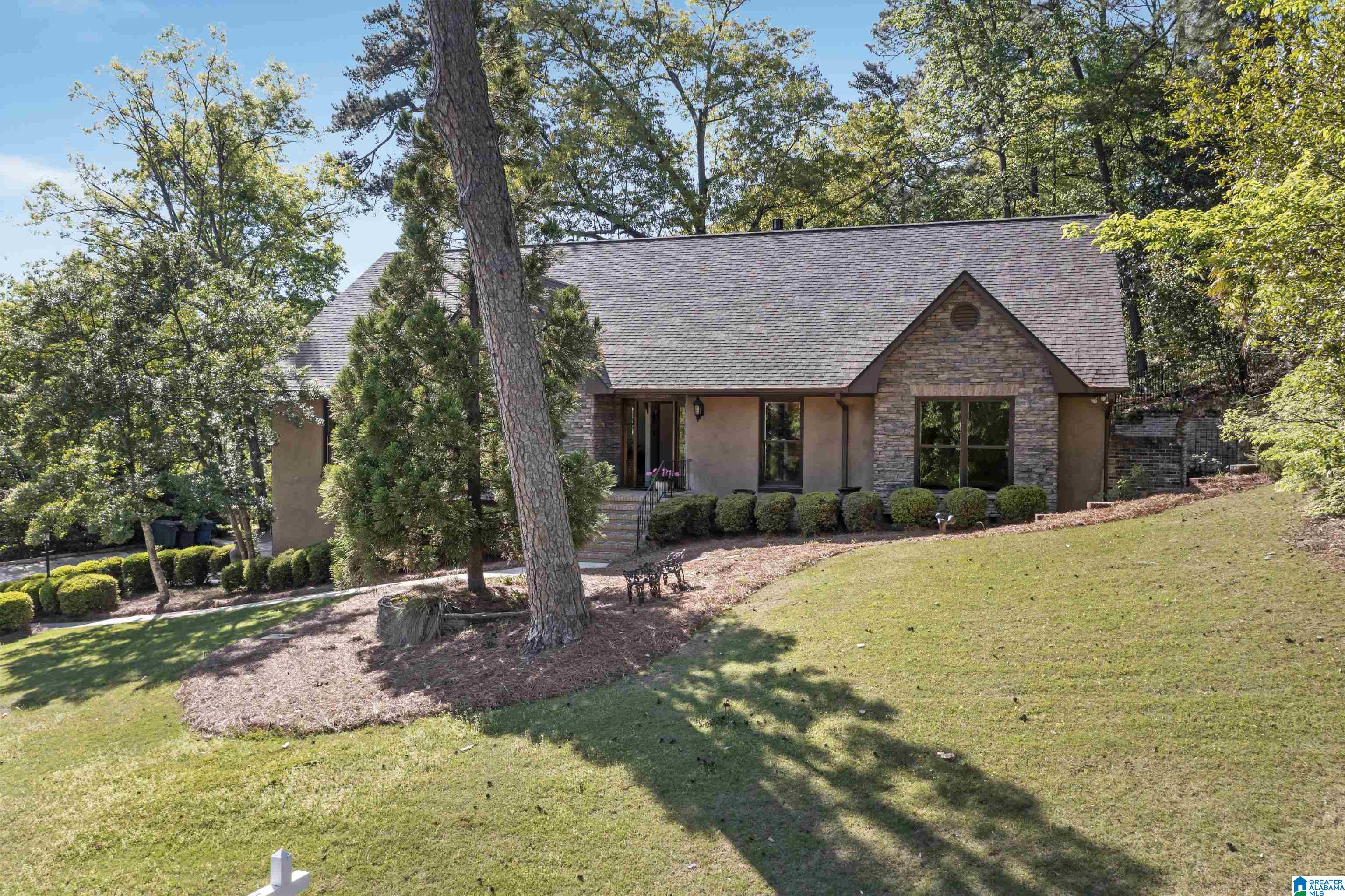 1208 CEDARDELL LANE