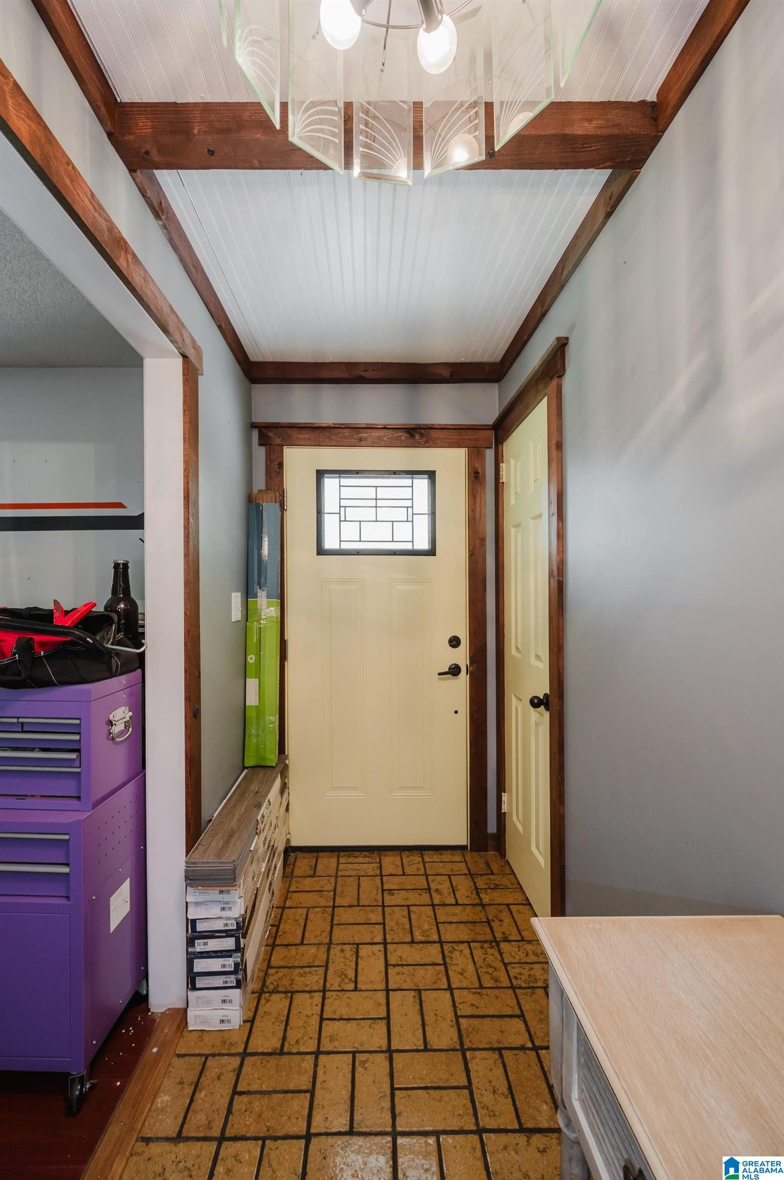 2524 RHODY DRIVE