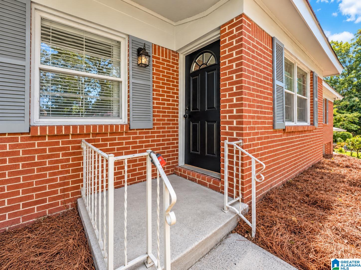 1321 HATFIELD LANE