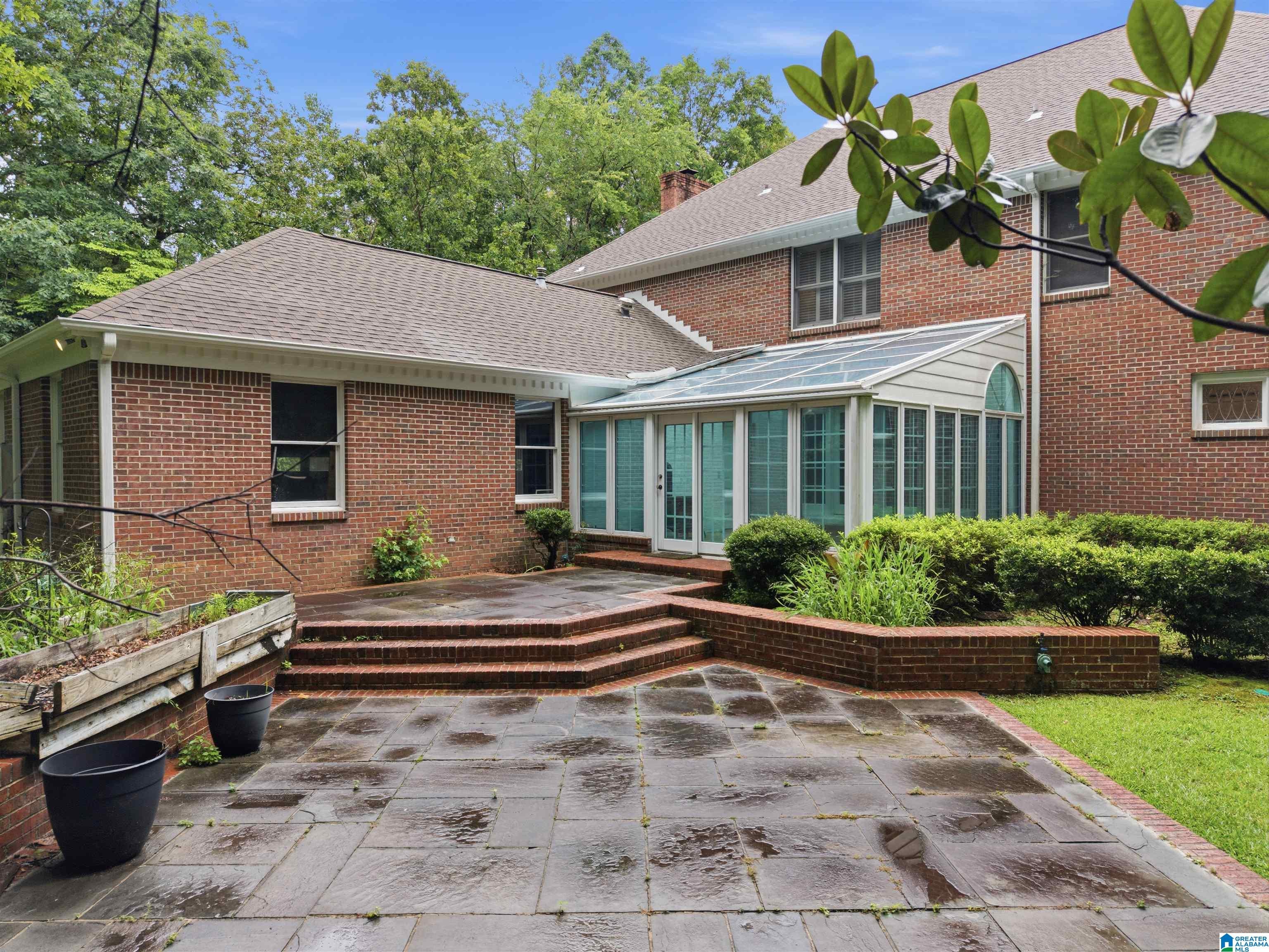 507 GLEN OAKS DRIVE