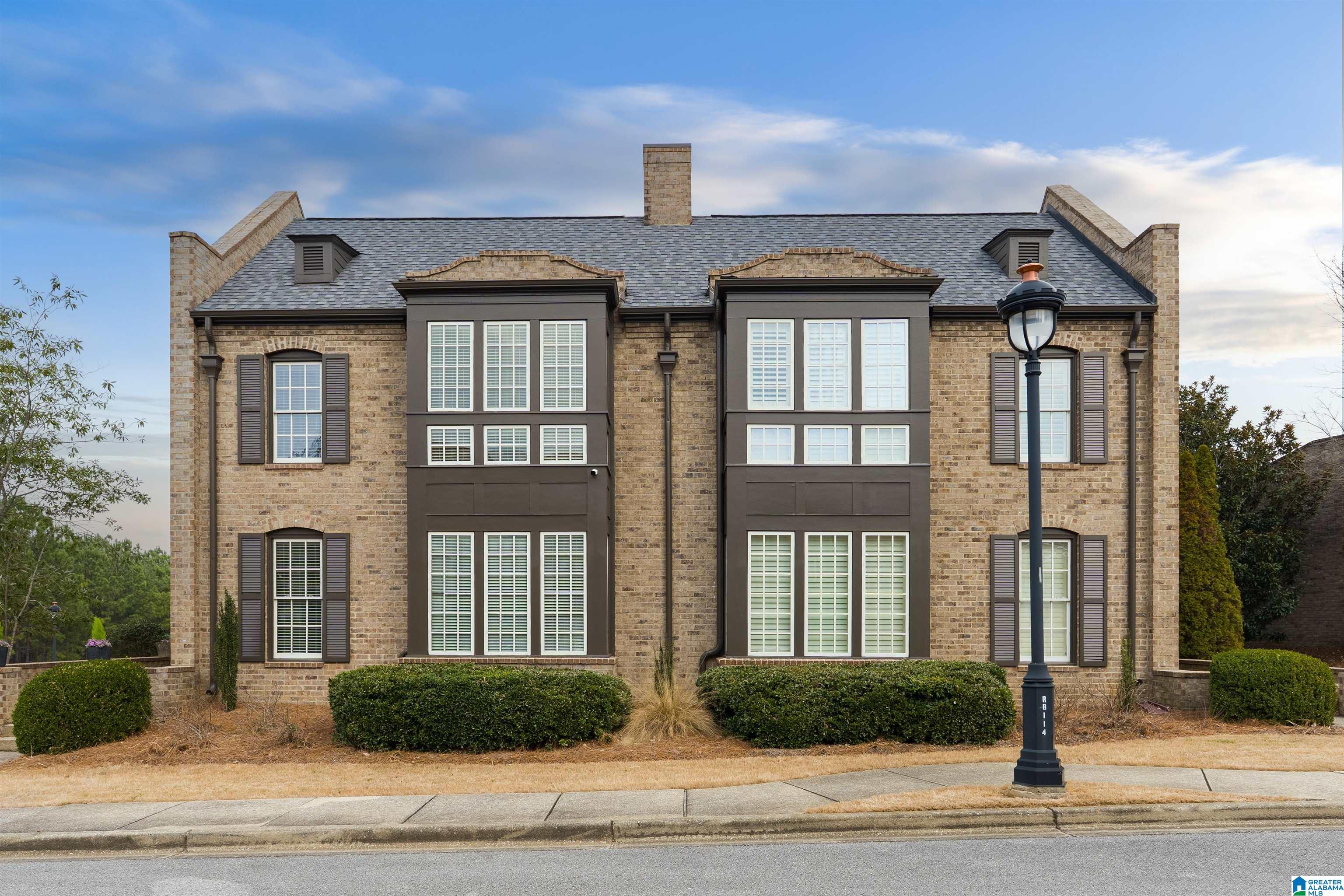 3724 VILLAGE CENTER WAY