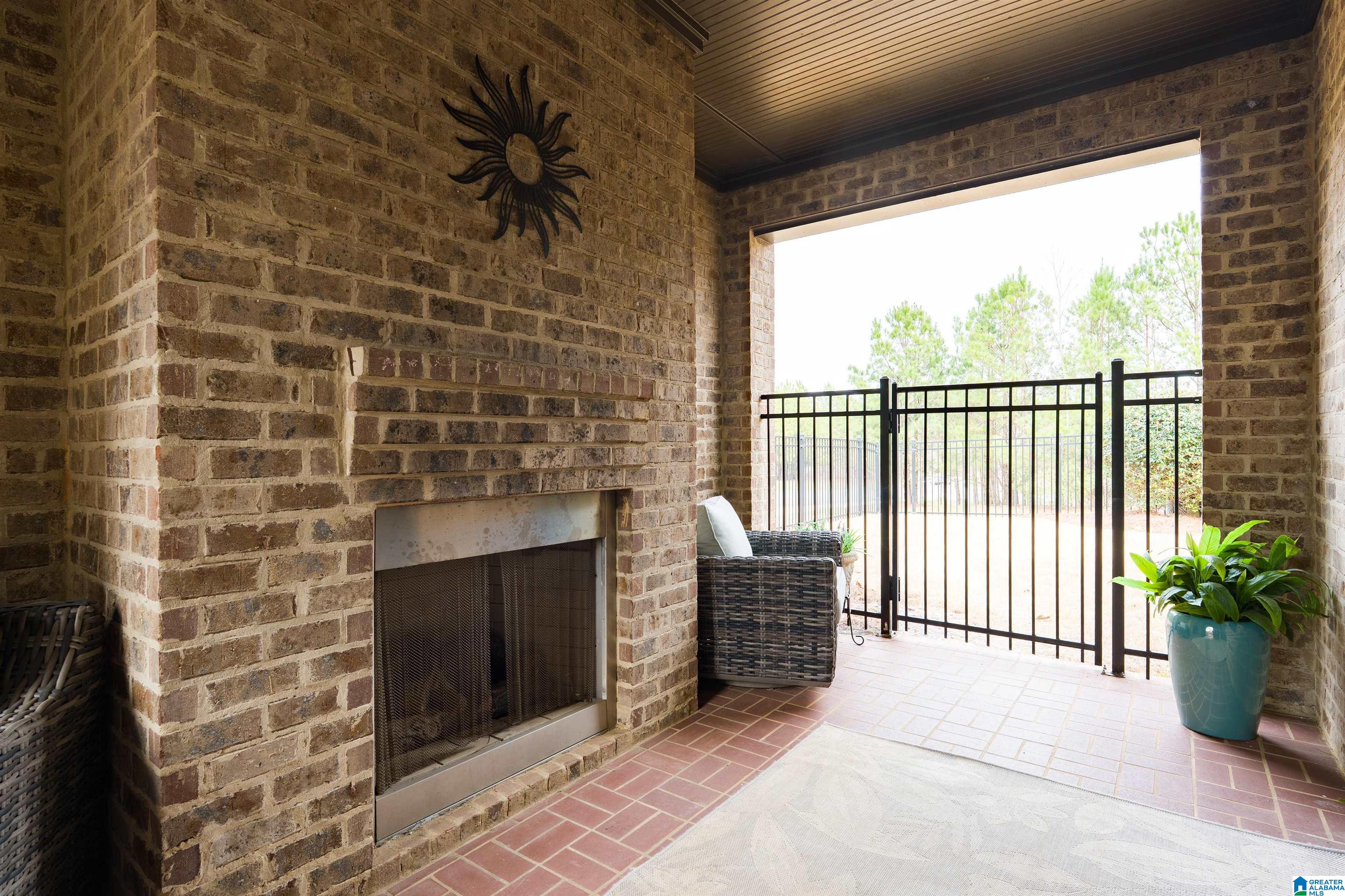 3724 VILLAGE CENTER WAY