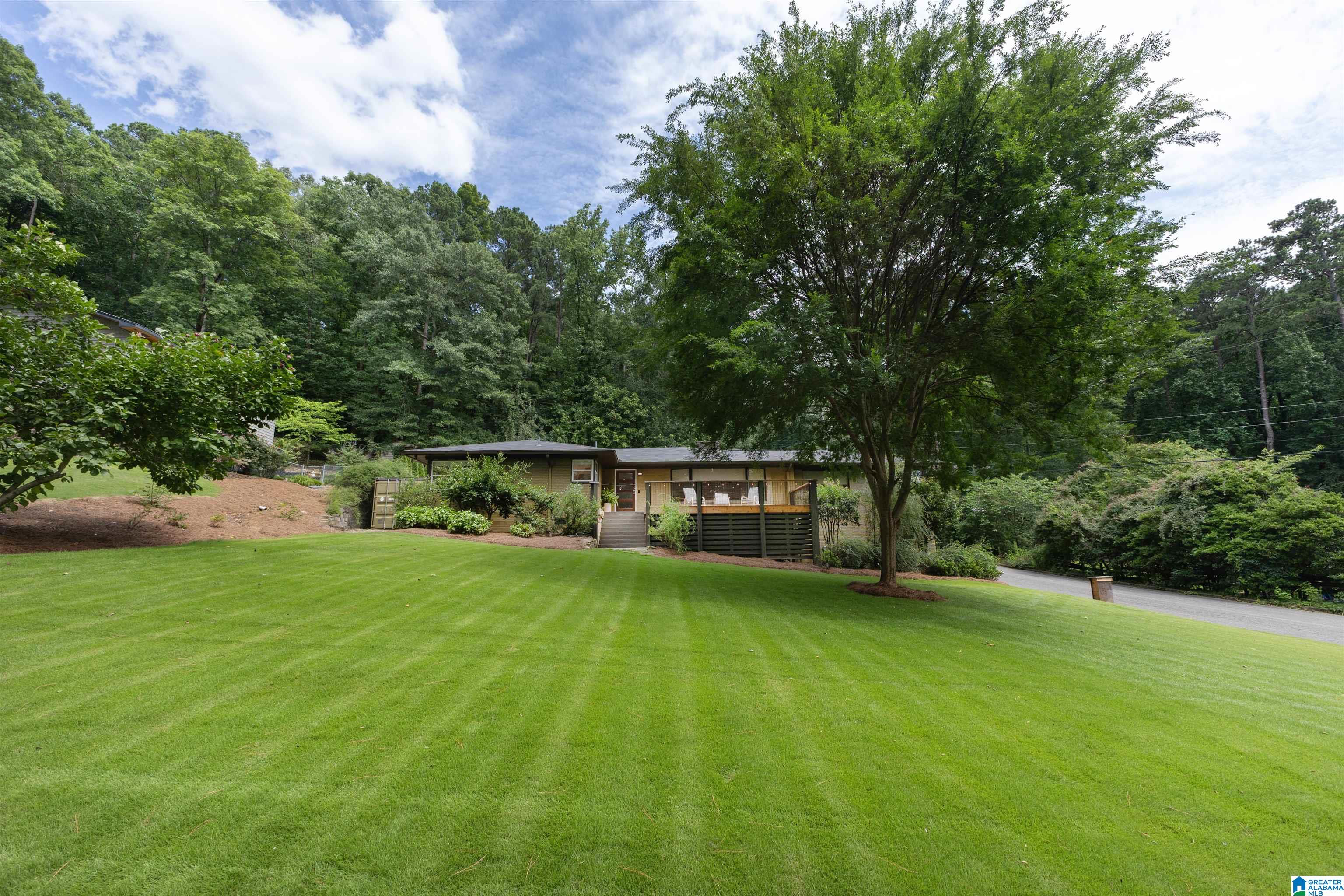 1801 S LAKESHORE DRIVE
