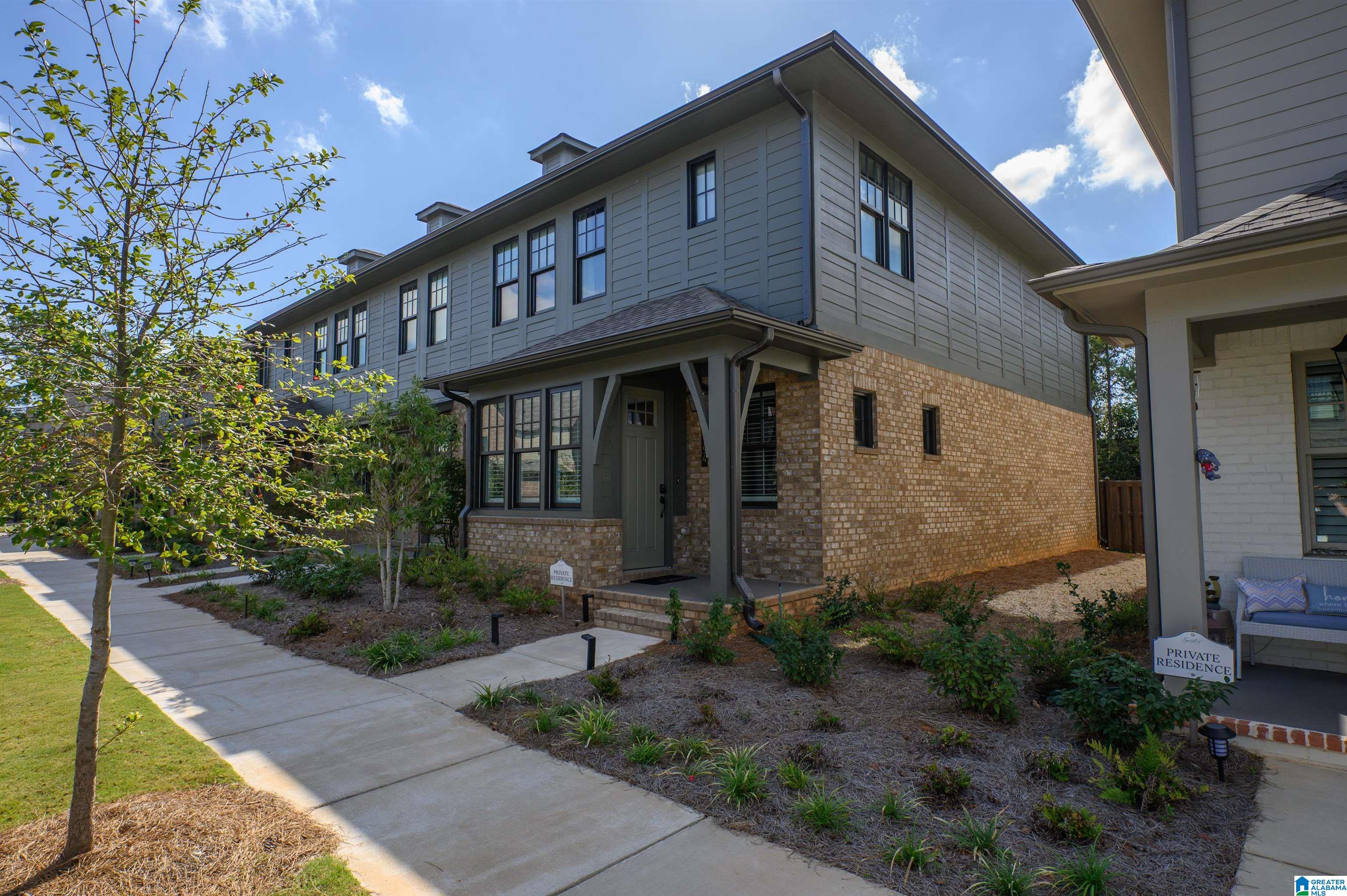 1154 WINDSOR SQUARE