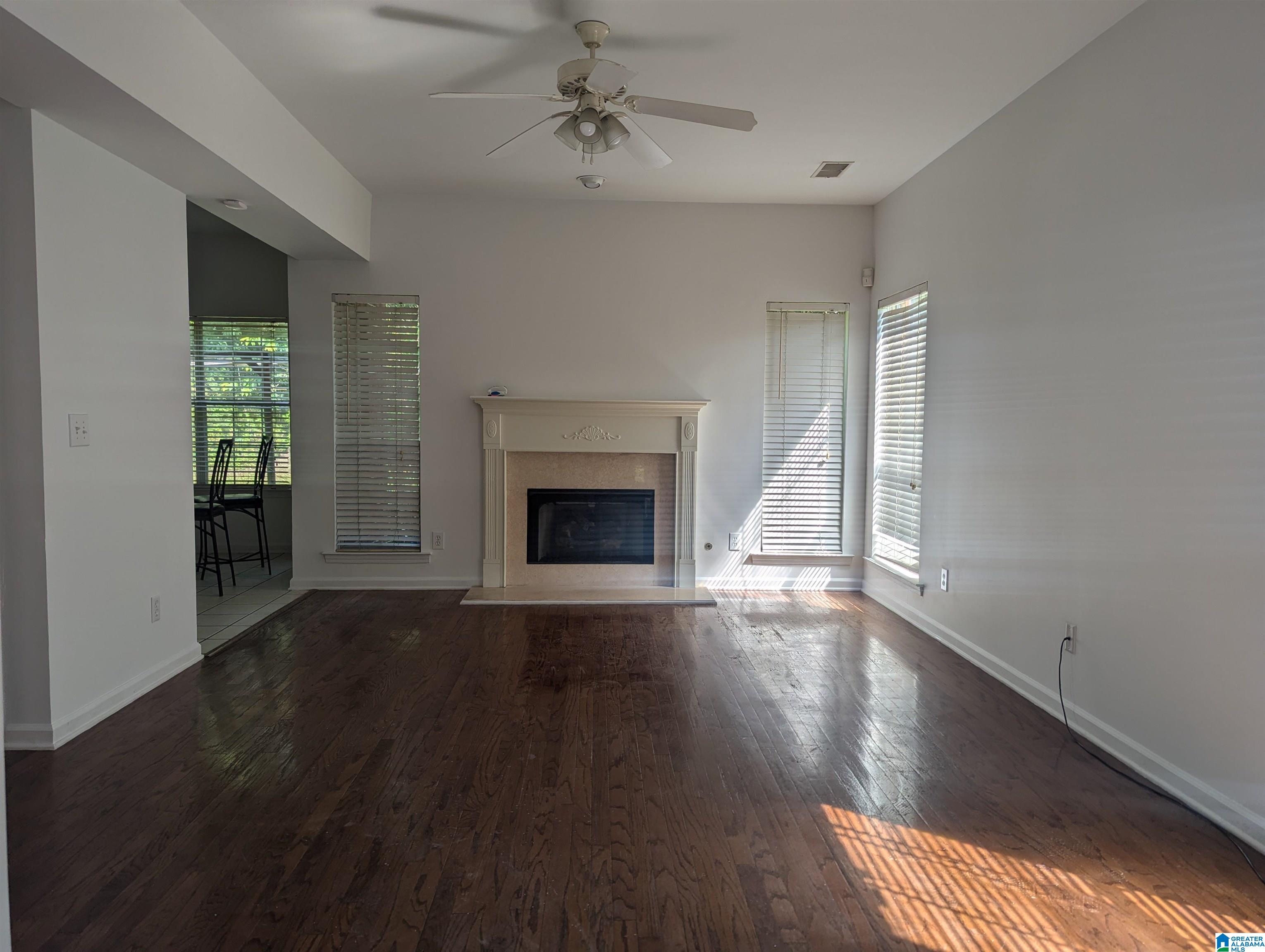 841 CASTLEMAINE COURT