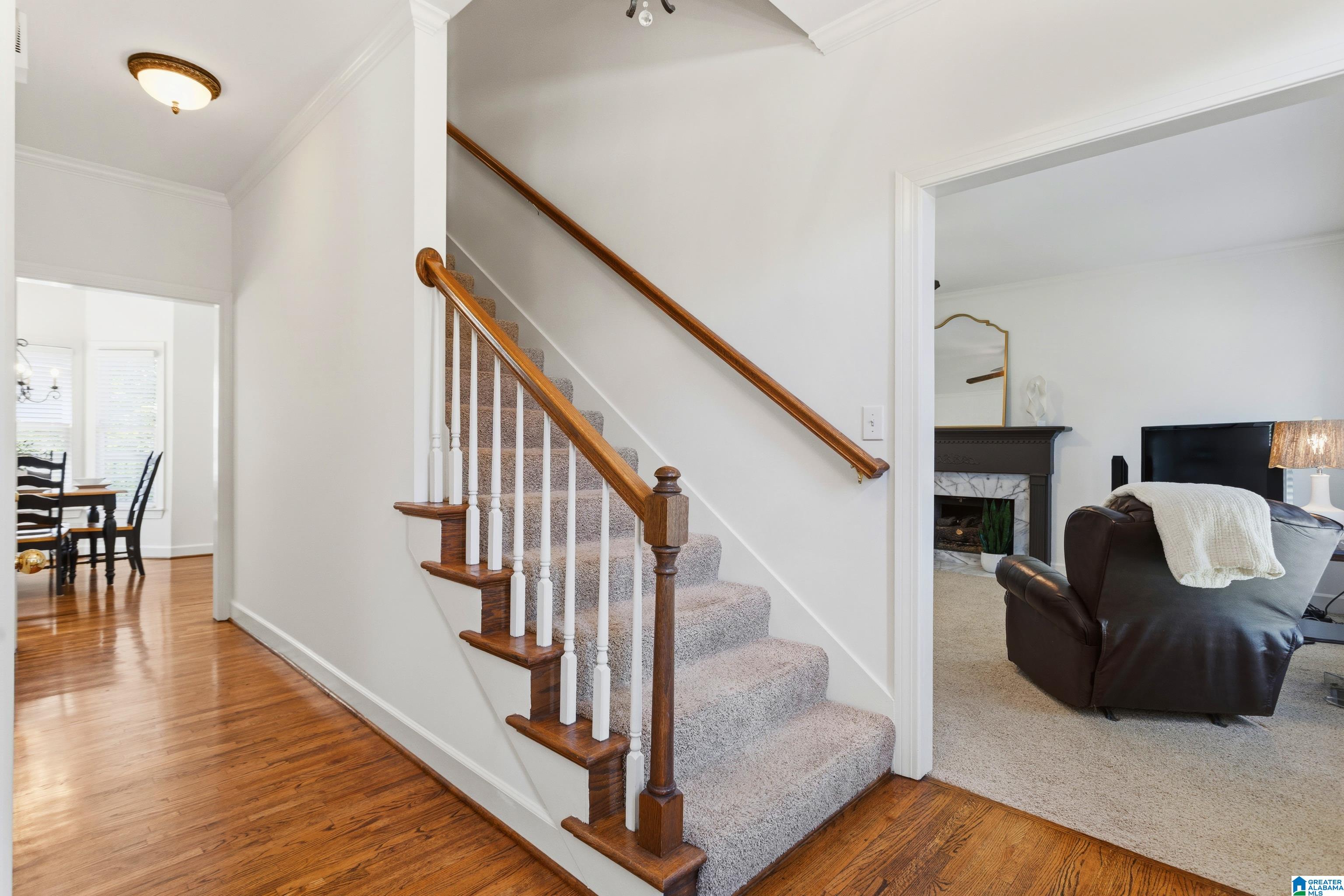 2336 WOODLAND CIRCLE