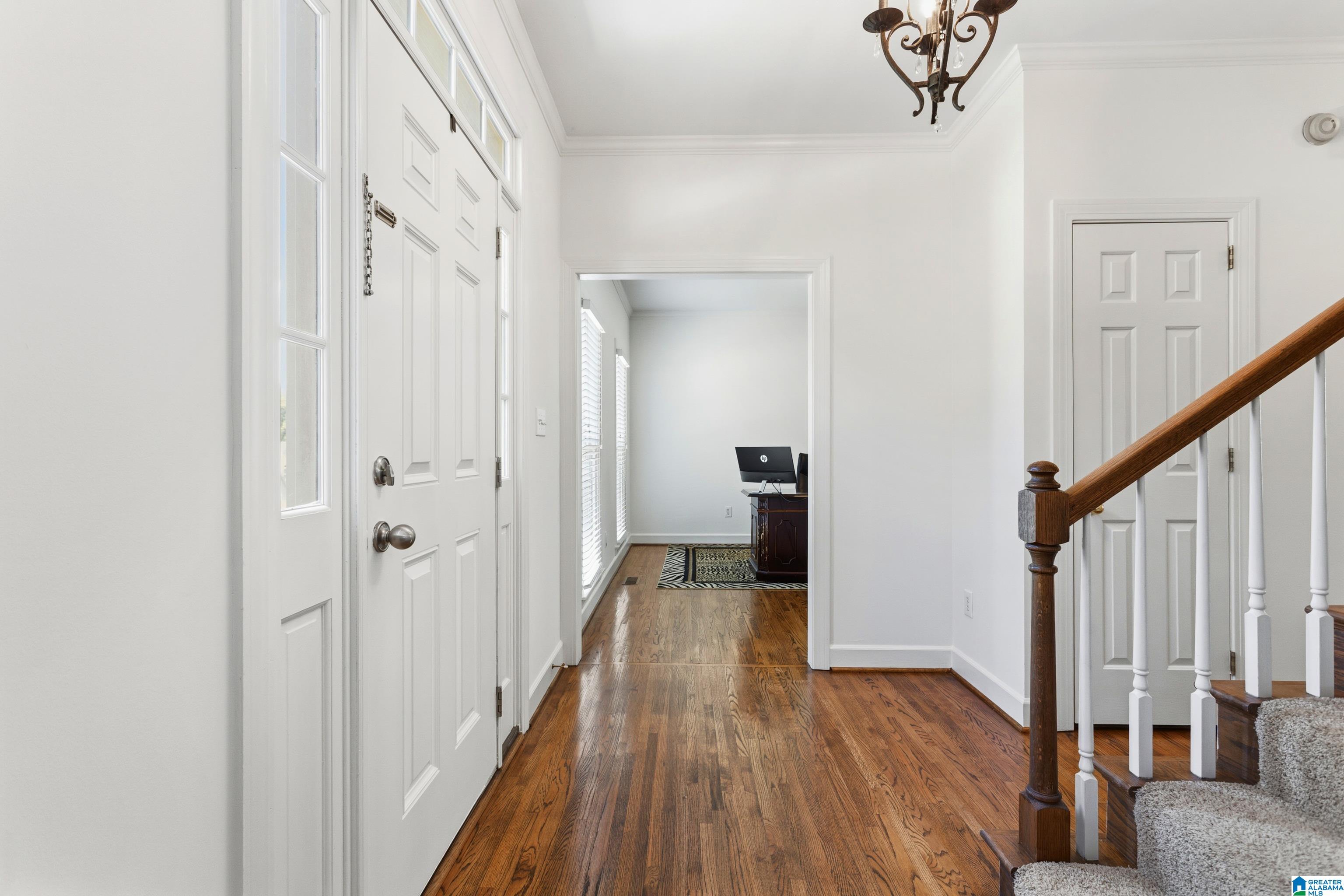2336 WOODLAND CIRCLE