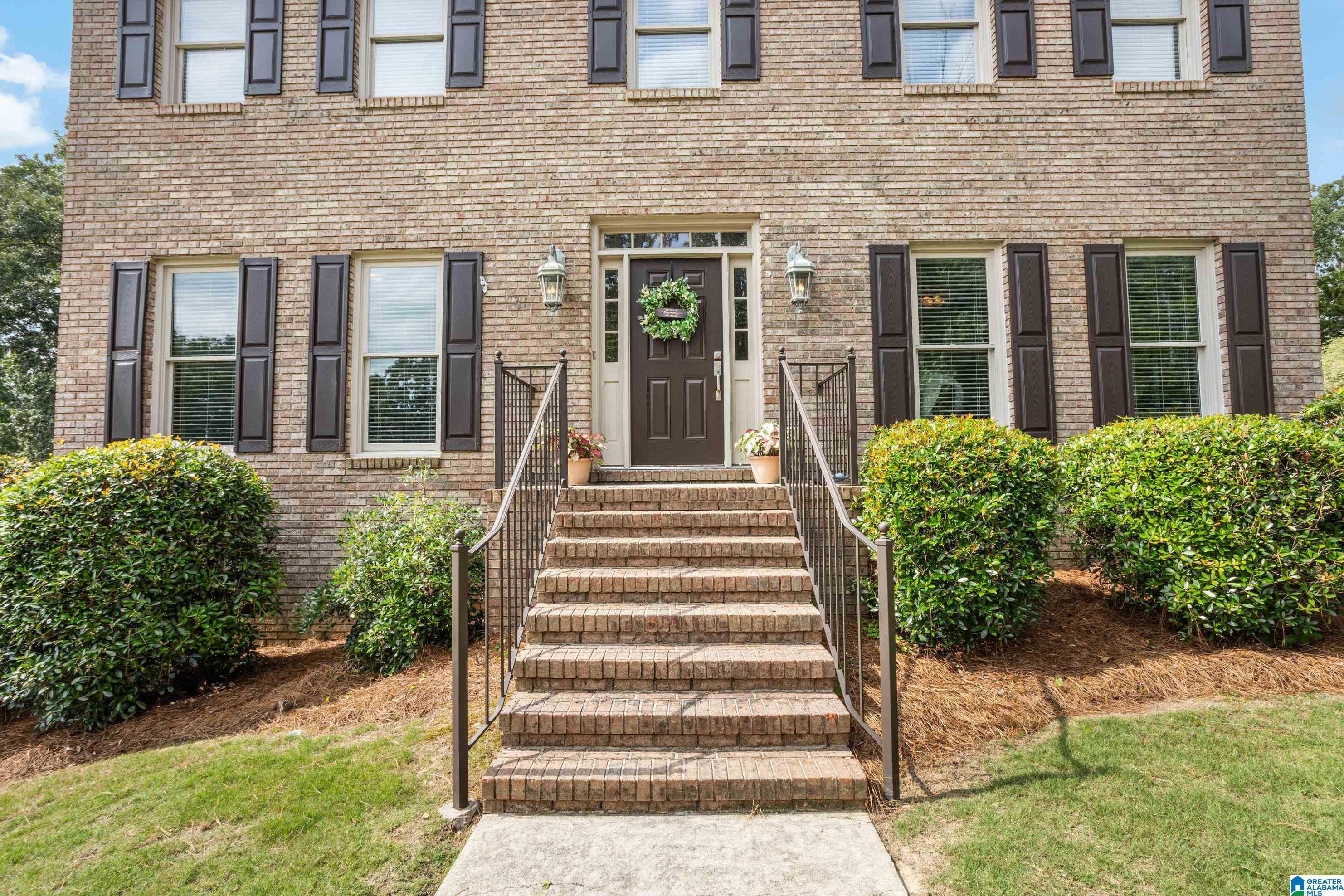 2336 WOODLAND CIRCLE