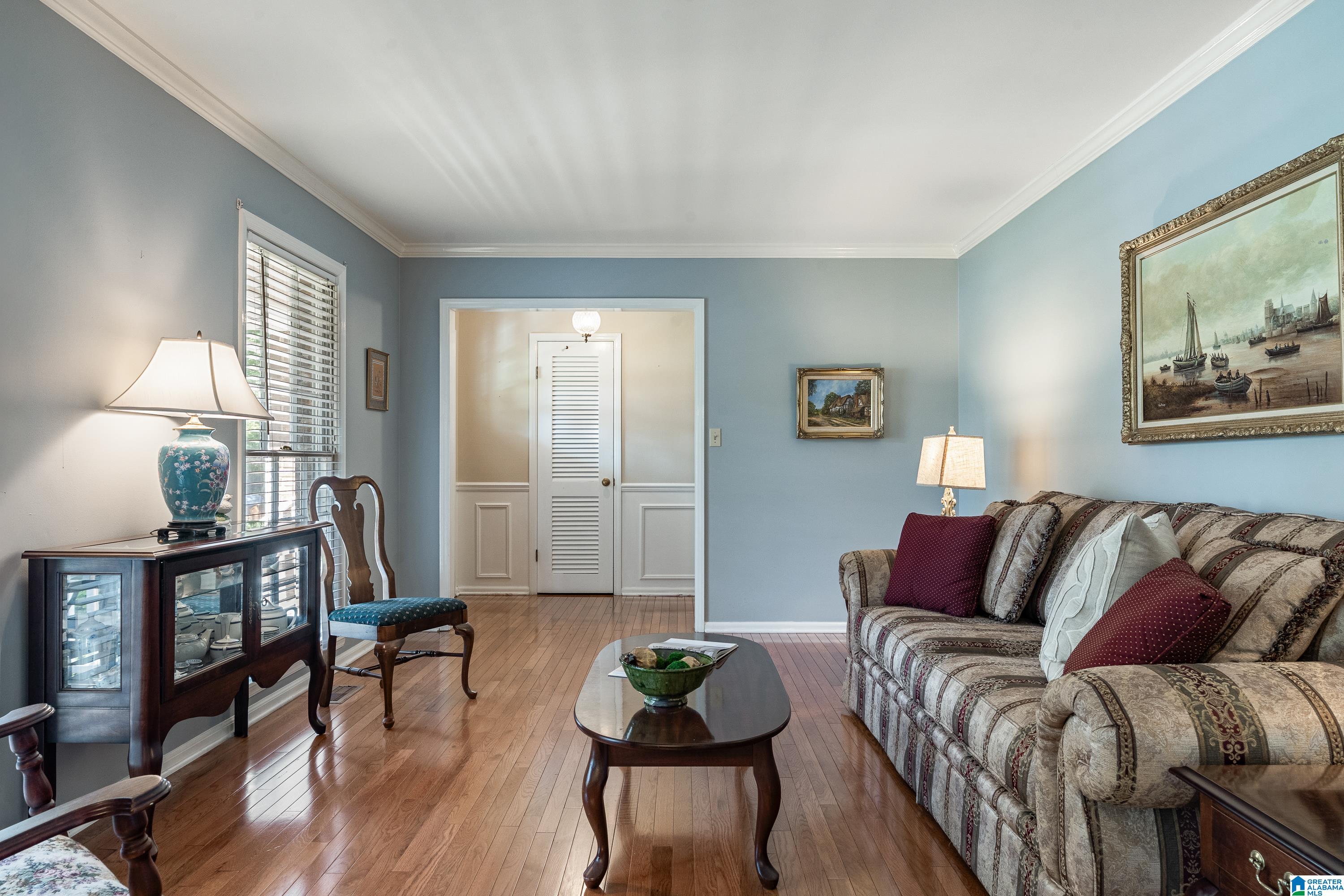 609 DUNMORE CIRCLE