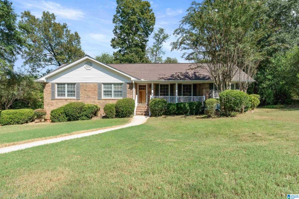 609 DUNMORE CIR, HOOVER, AL 35226 - Image 719a2f86c296cffeffc2b32b16e8384f/210154094