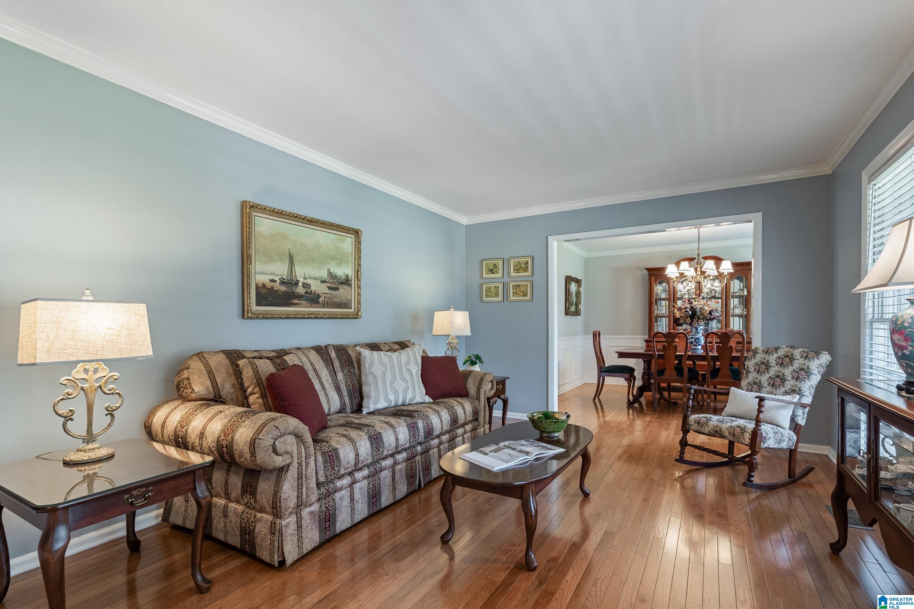 609 DUNMORE CIRCLE