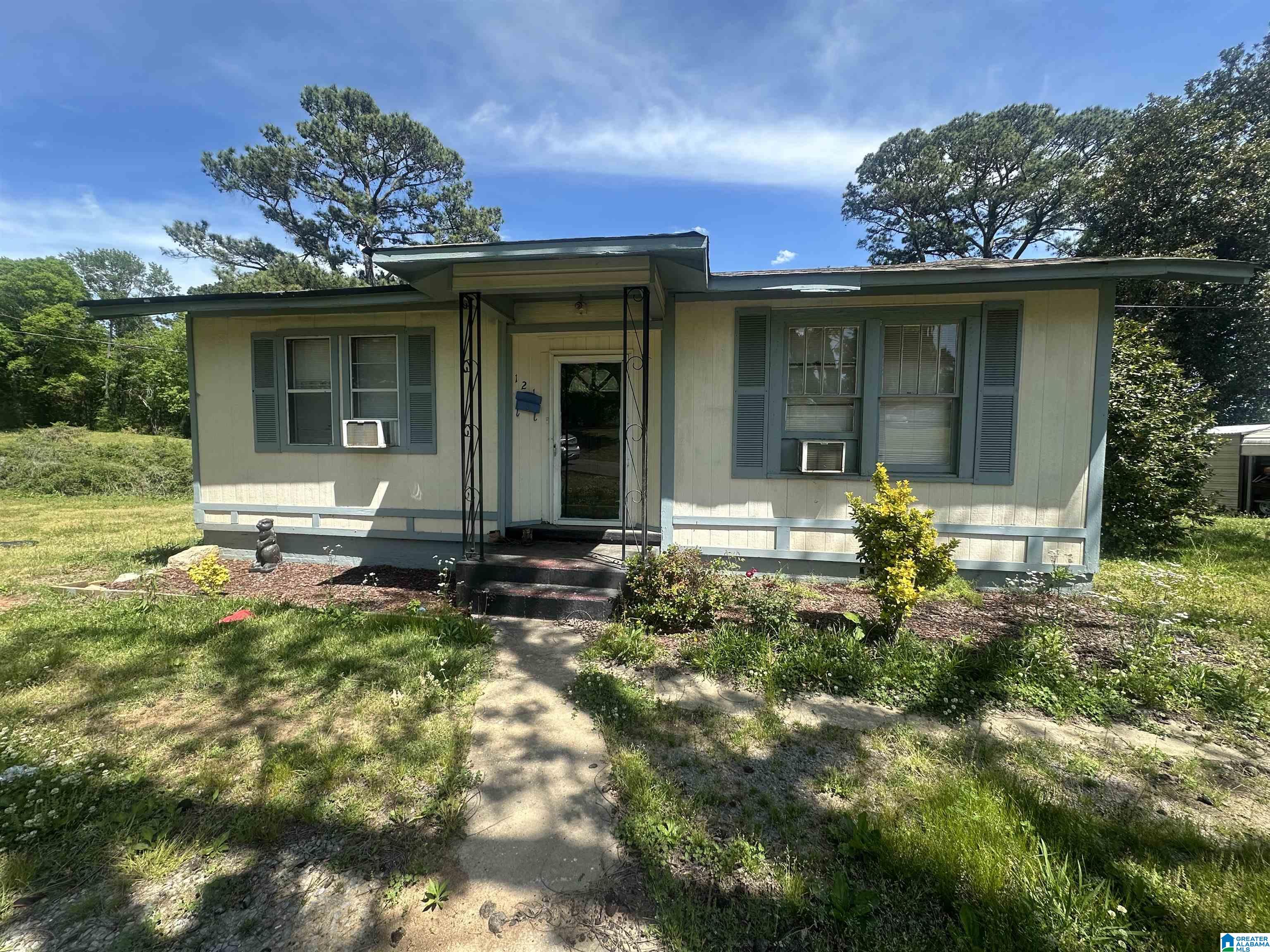 Photo 1 of 4 — 121 KNIGHT AVENUE, HUEYTOWN, AL 35023