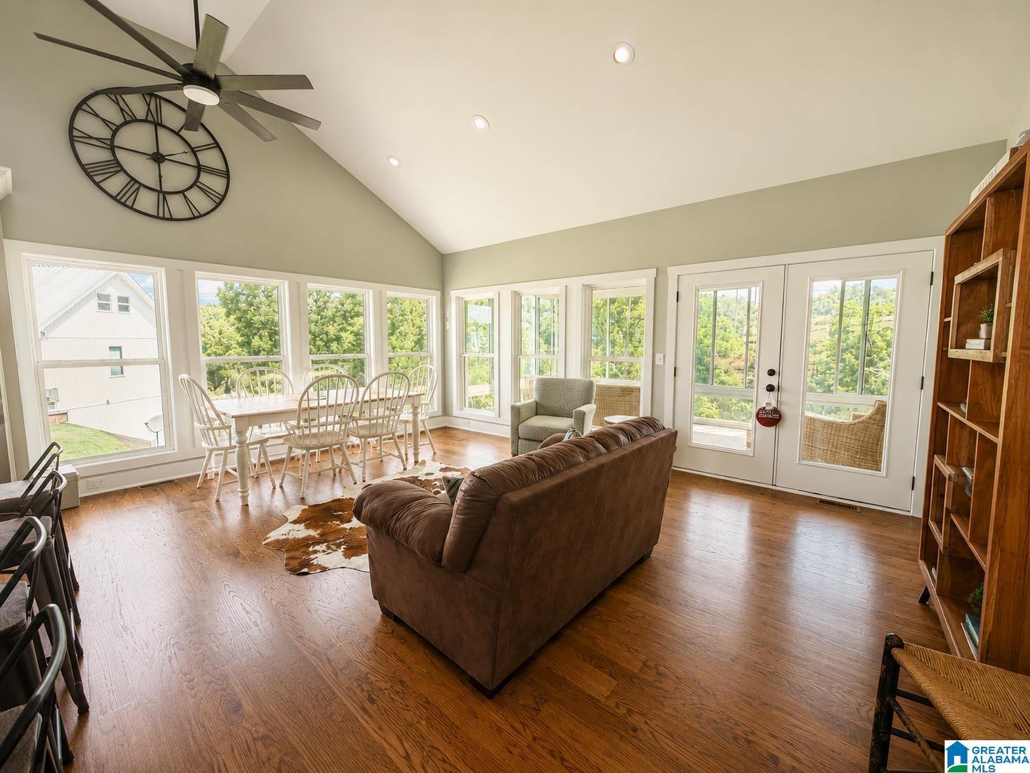 425 POINTE VIEW ROAD